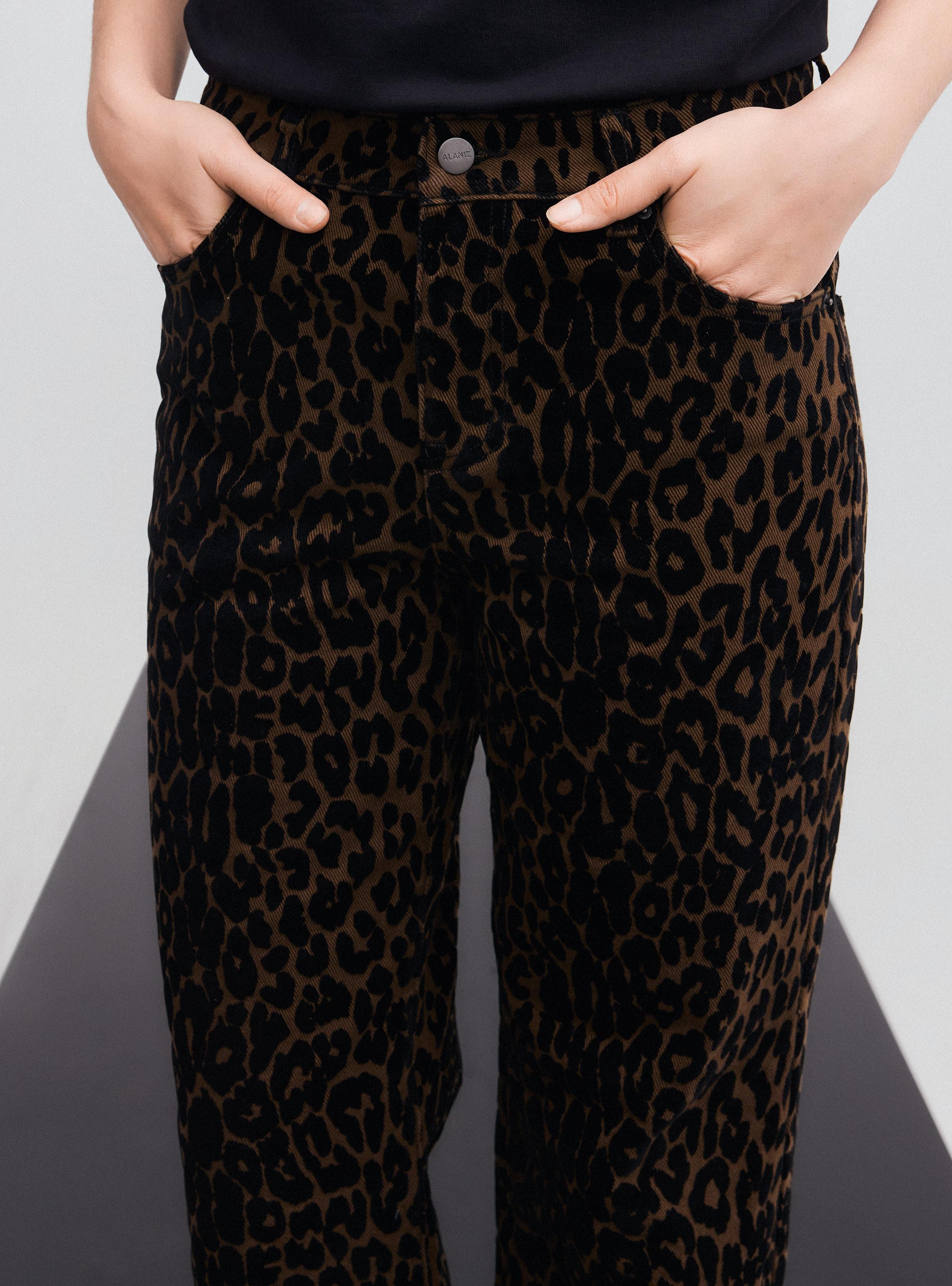Jeans Straight Estampado Animal Print con Acabado Flock-2