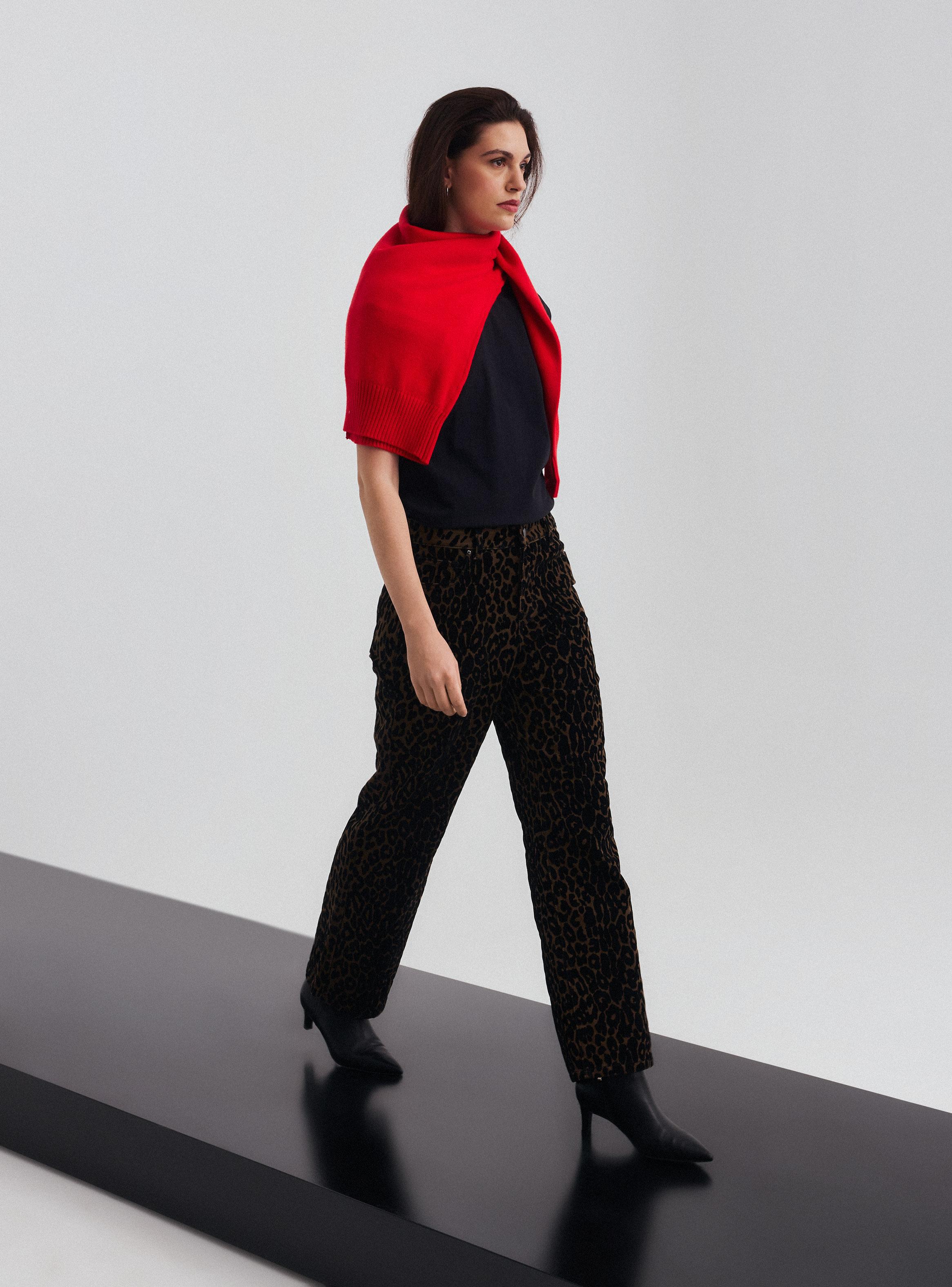 Jeans Straight Estampado Animal Print con Acabado Flock-4