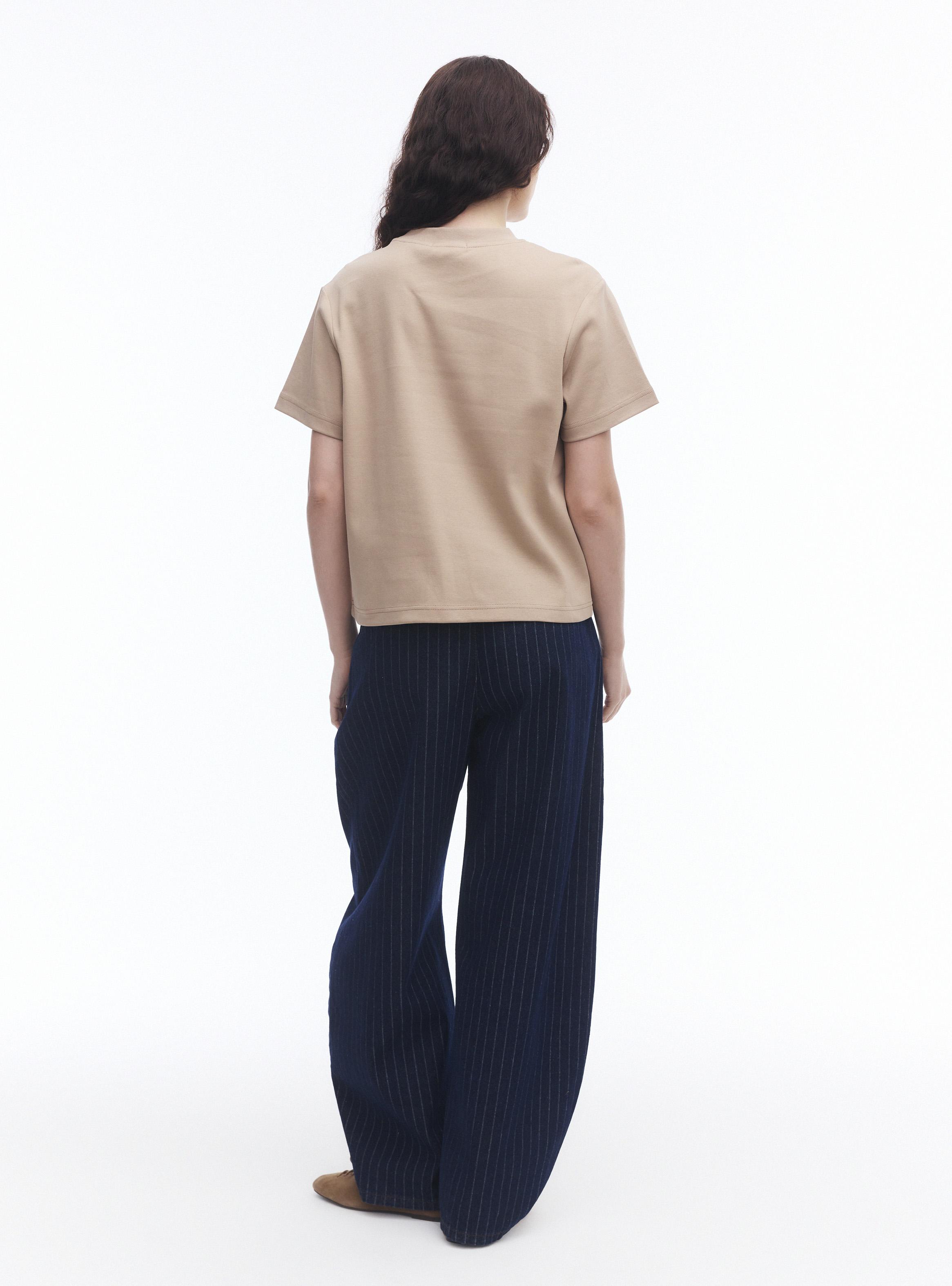 Polera Escote Redondo Interlock Manga Corta-5