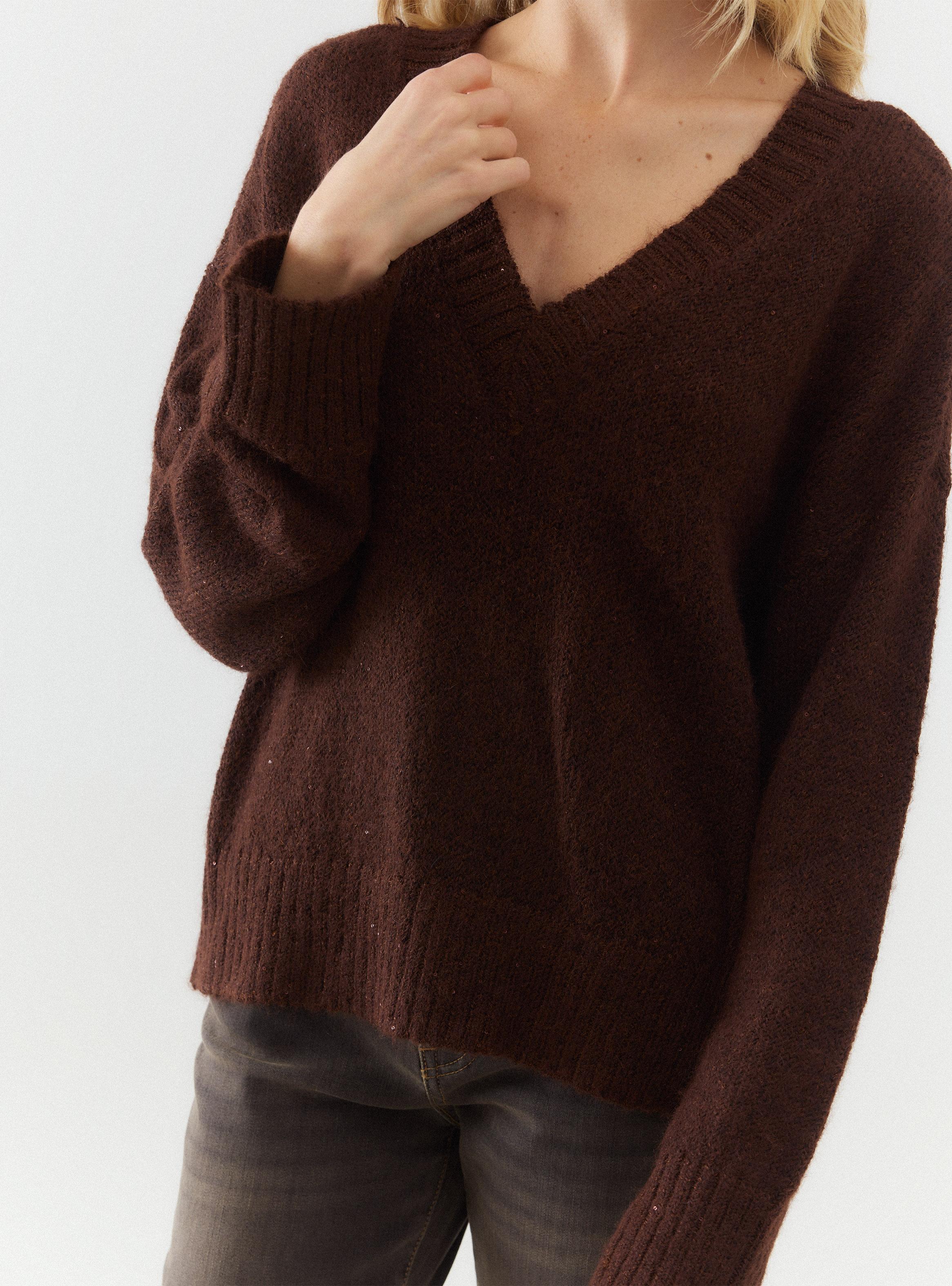 Sweater Escote V con Lentejuelas-3