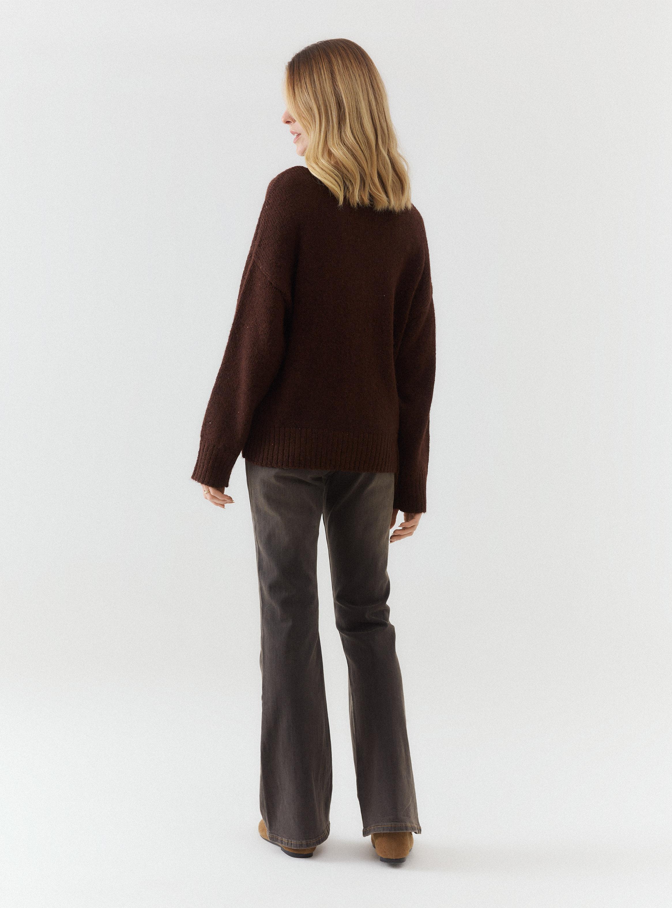 Sweater Escote V con Lentejuelas-5