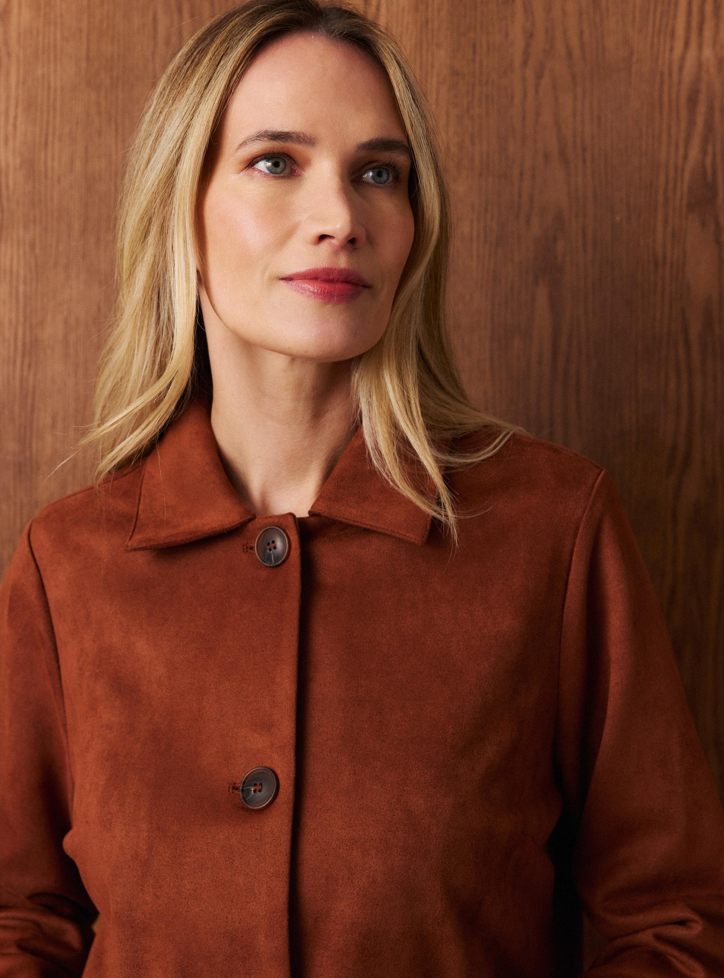 Chaqueta Efecto Piel con Botones-2