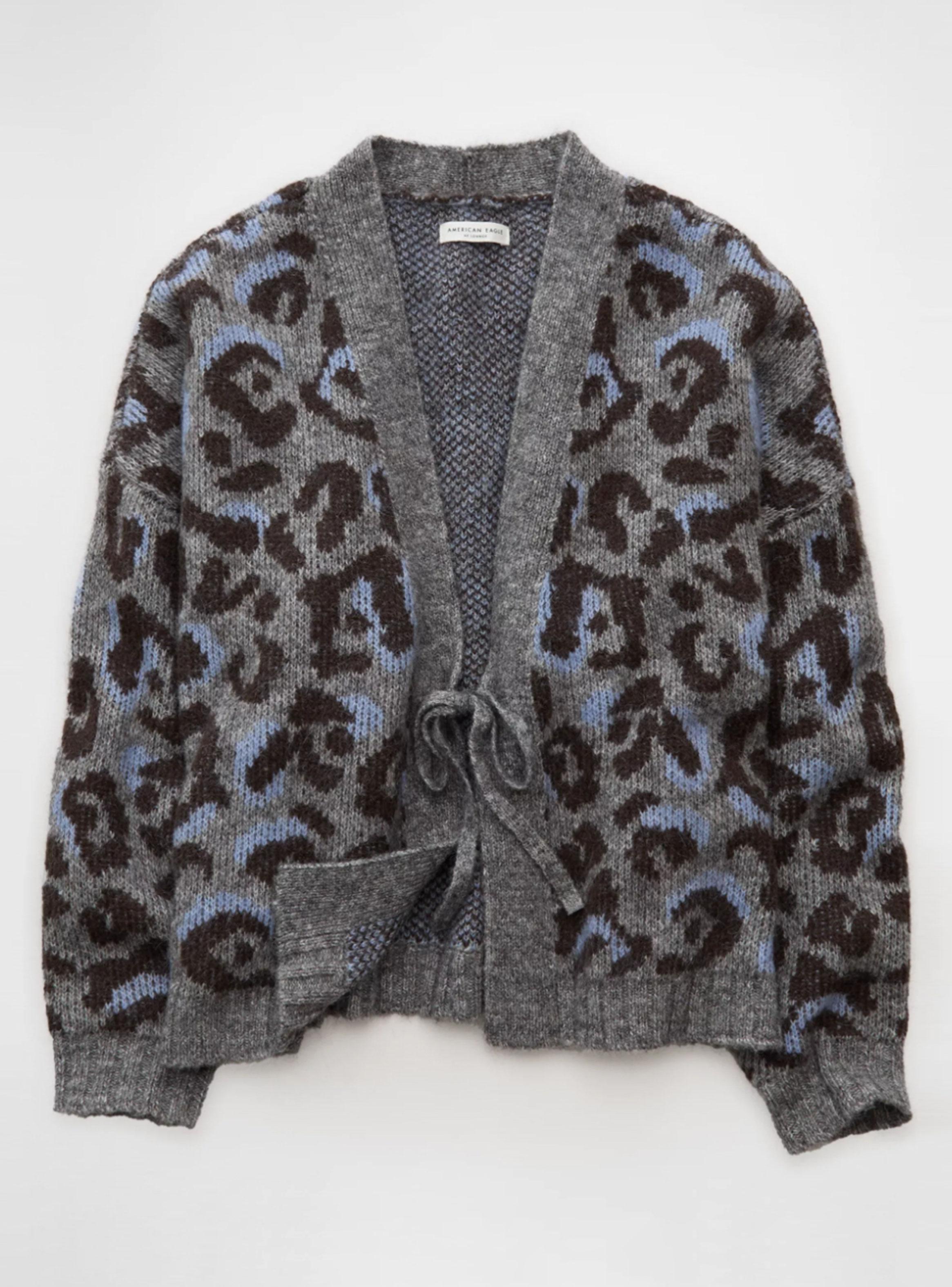 Cárdigan Ae Whoa So Soft Amarra en el Frente-3