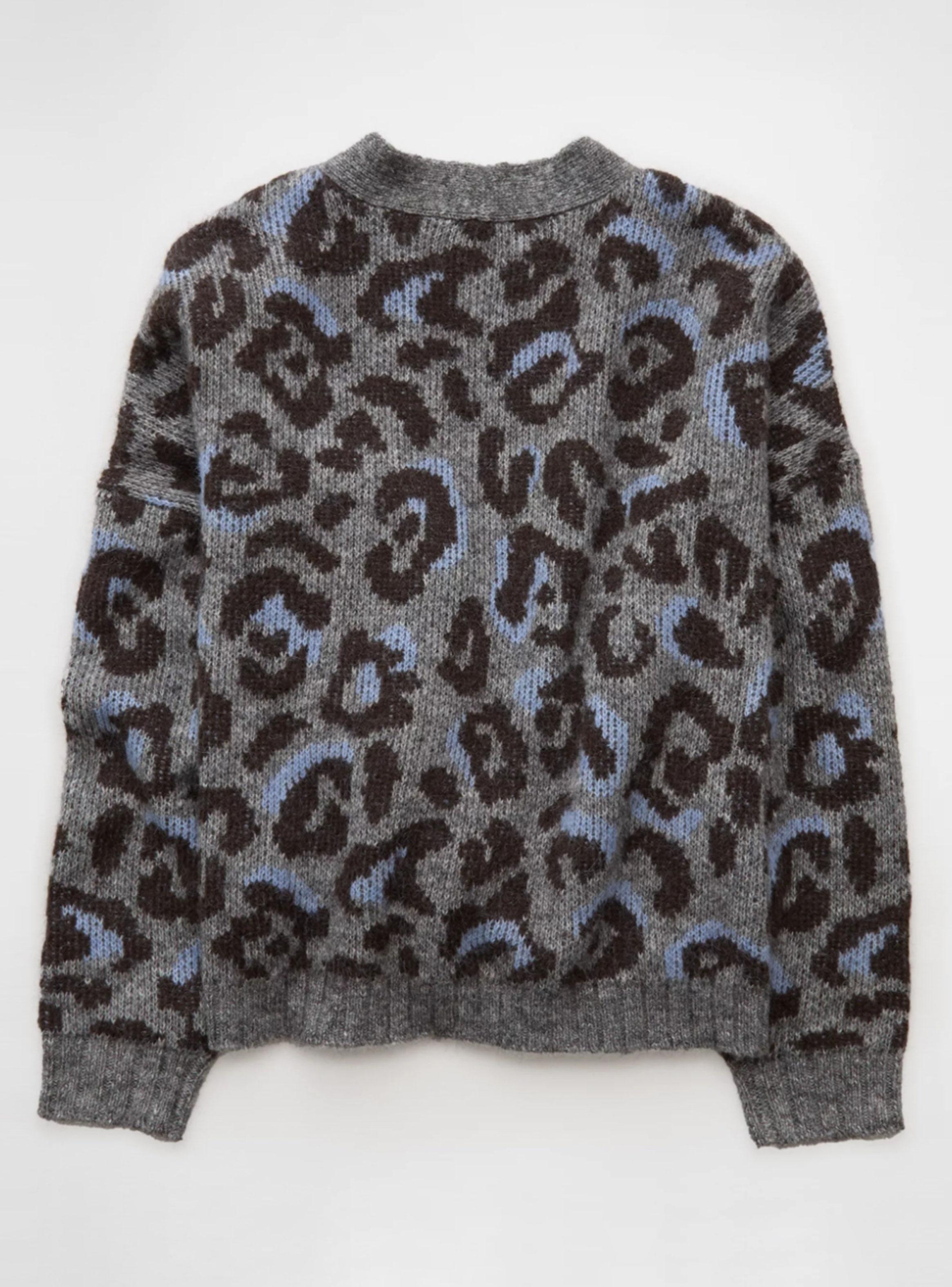 Cárdigan Ae Whoa So Soft Amarra en el Frente-4