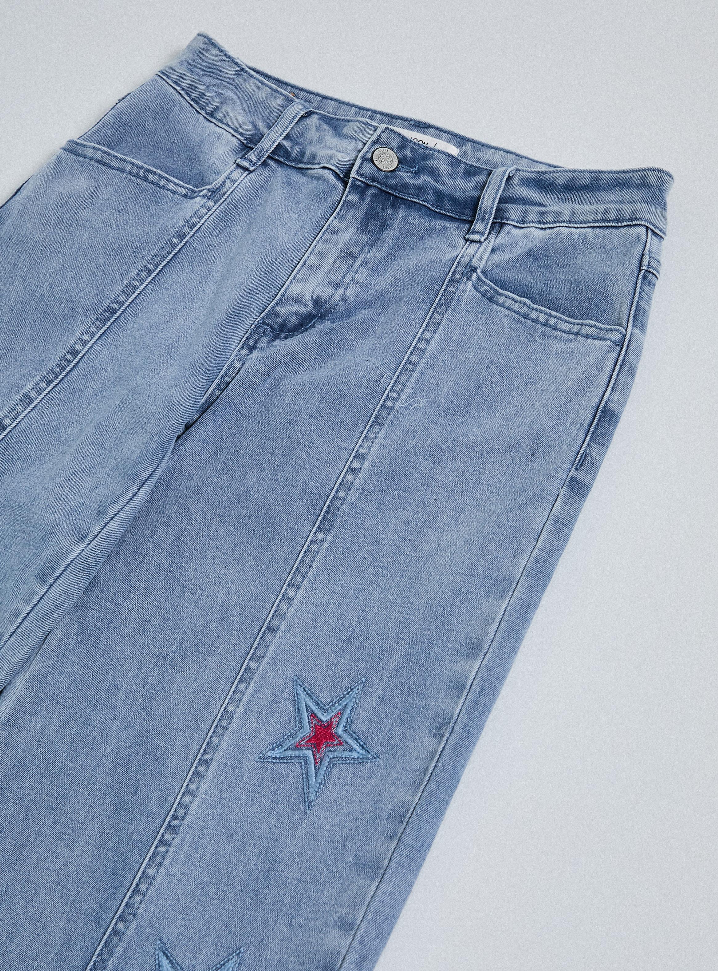 Jeans Estrellas Bordadas con Corte-3