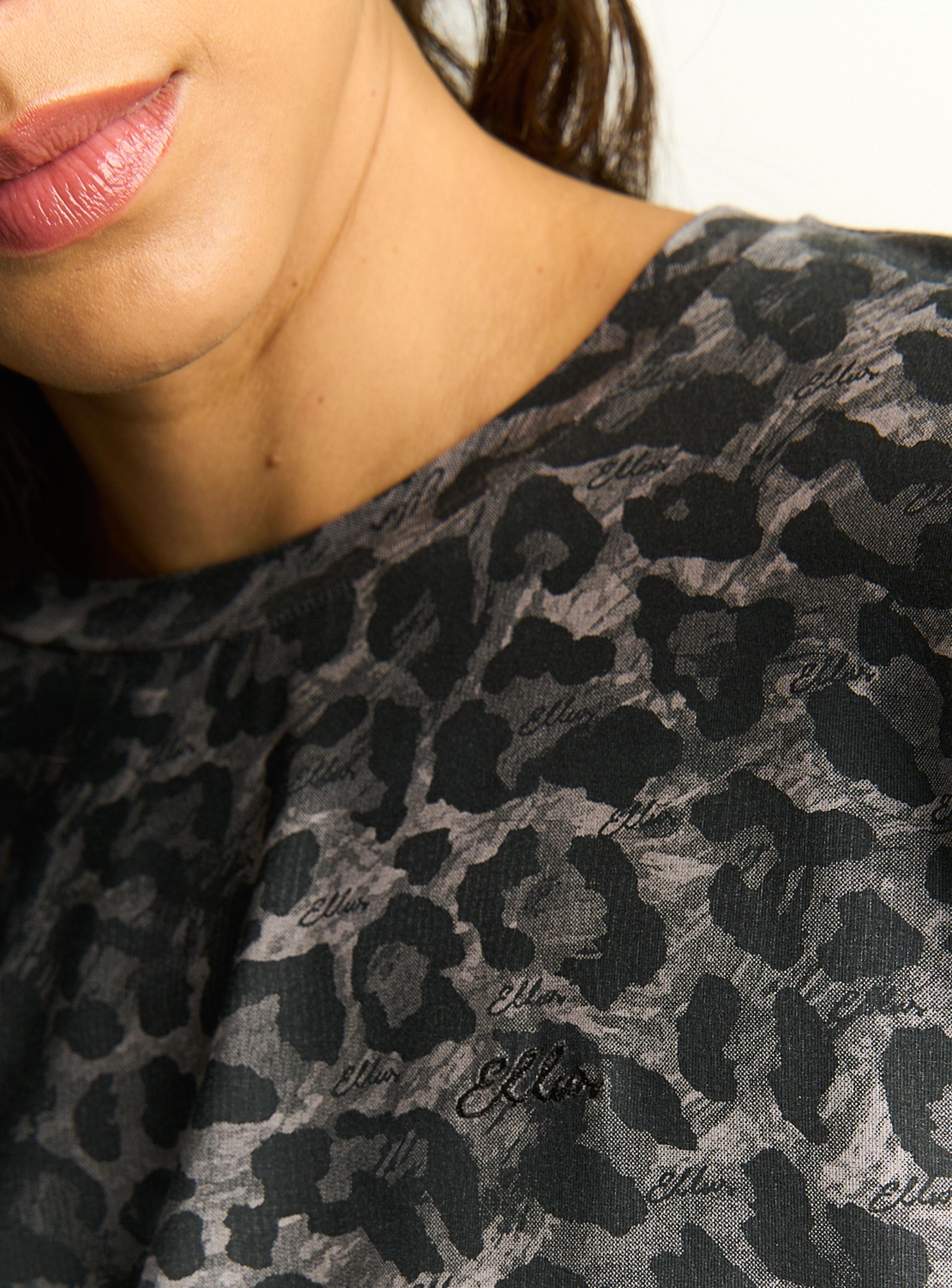 Polera Manga Larga Batwing Front Hotfix Logo-3