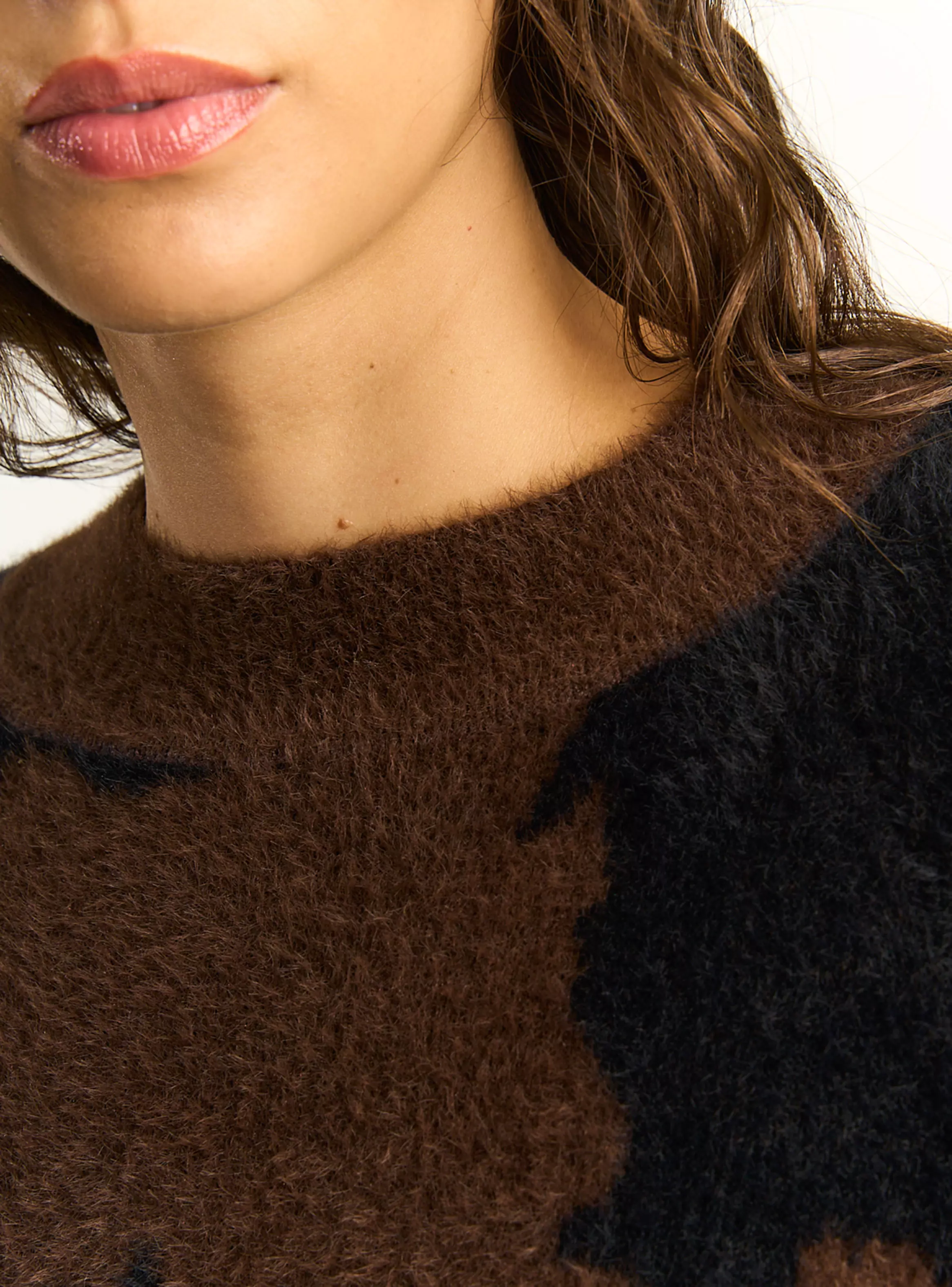 Sweater Tejido Regular Fit Ranglán Leopard Full Print-2