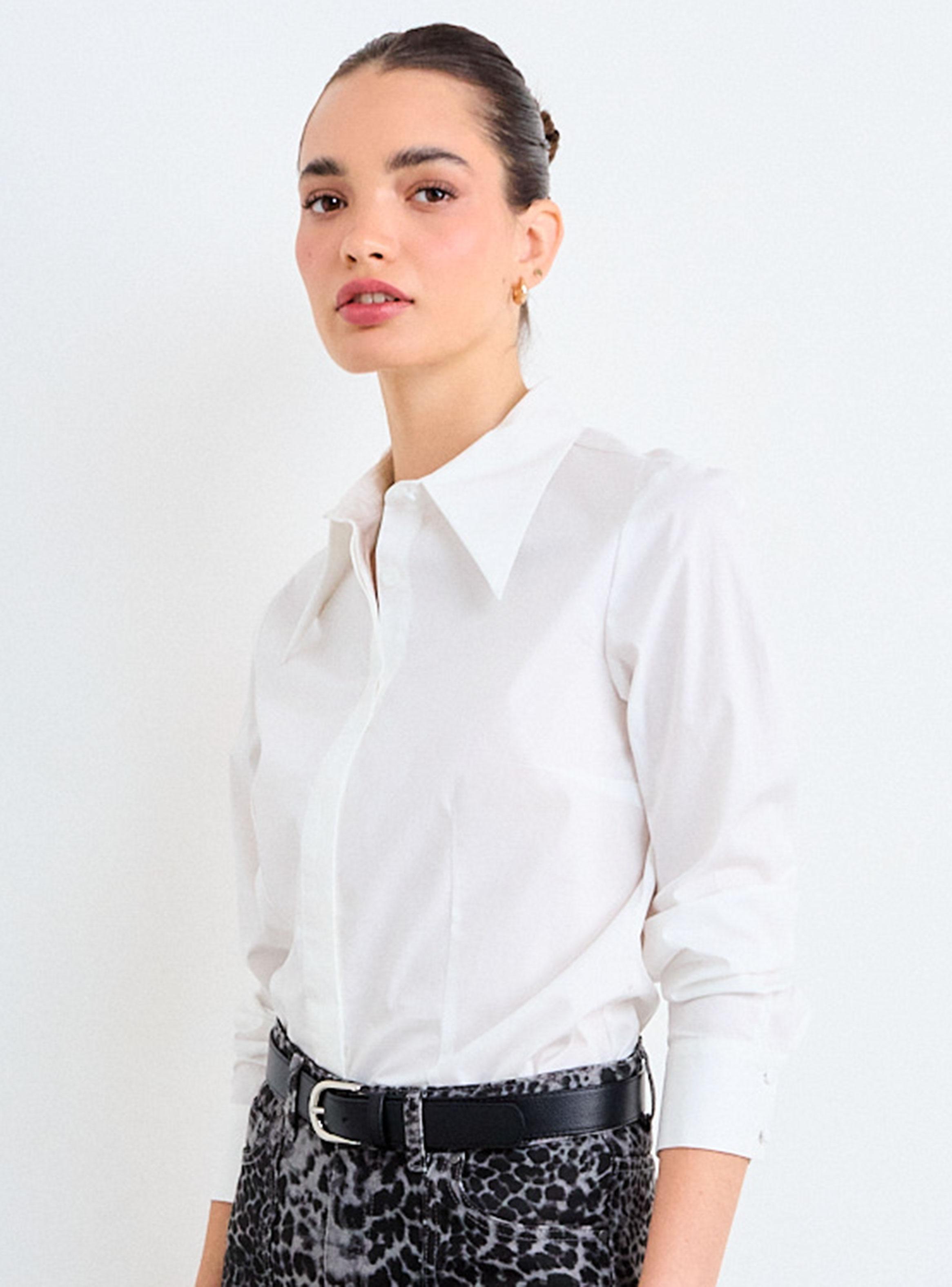 Blusa Lisa con Botón Cuello V Regular-2