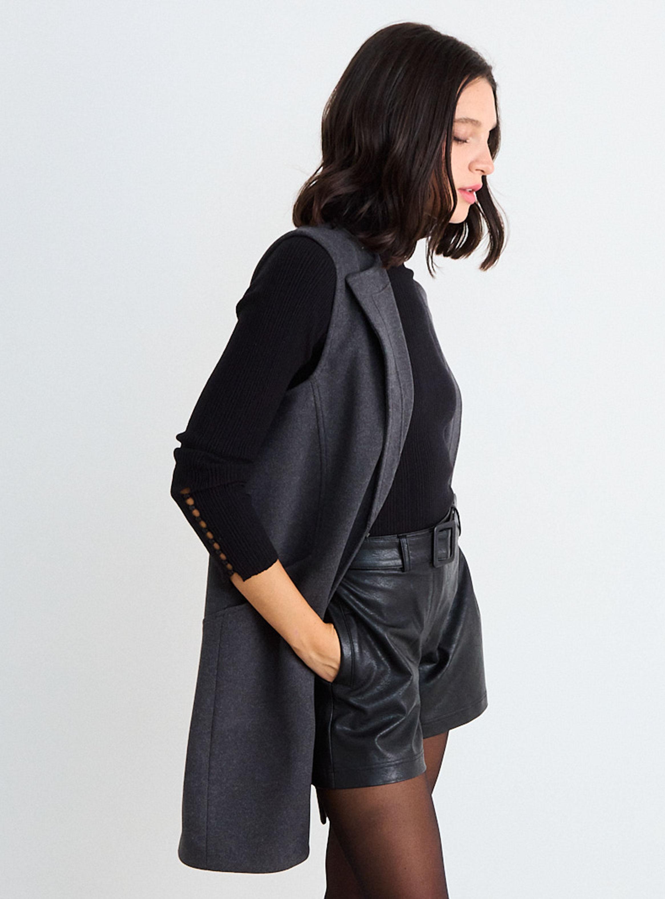 Abrigo Chaquetón Liso con Cuello V-2