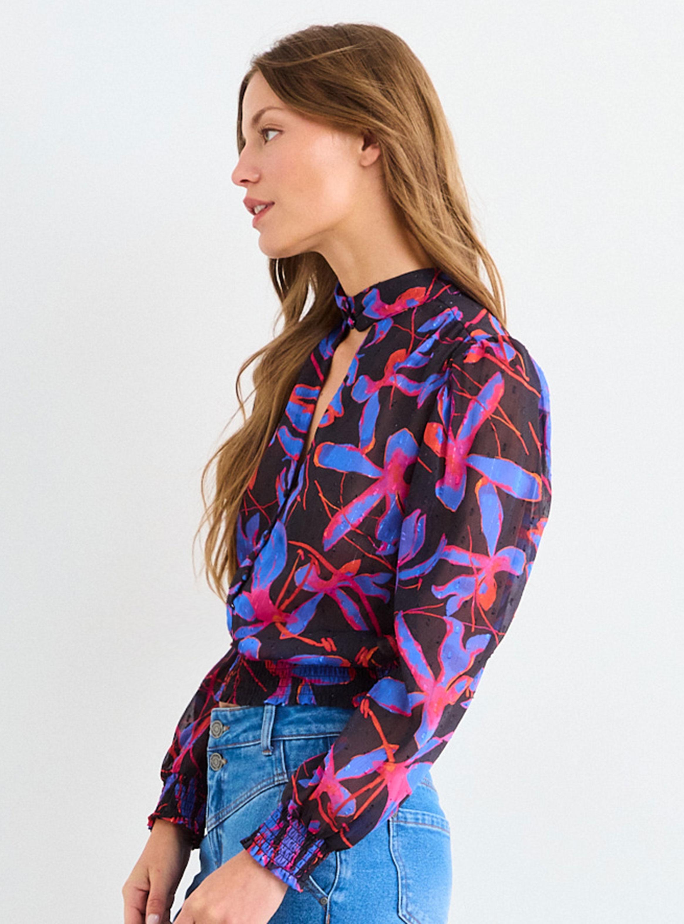 Blusa Fantasía Manga Larga con Cuello Mao y Ruedo con Panal de Abejas-2