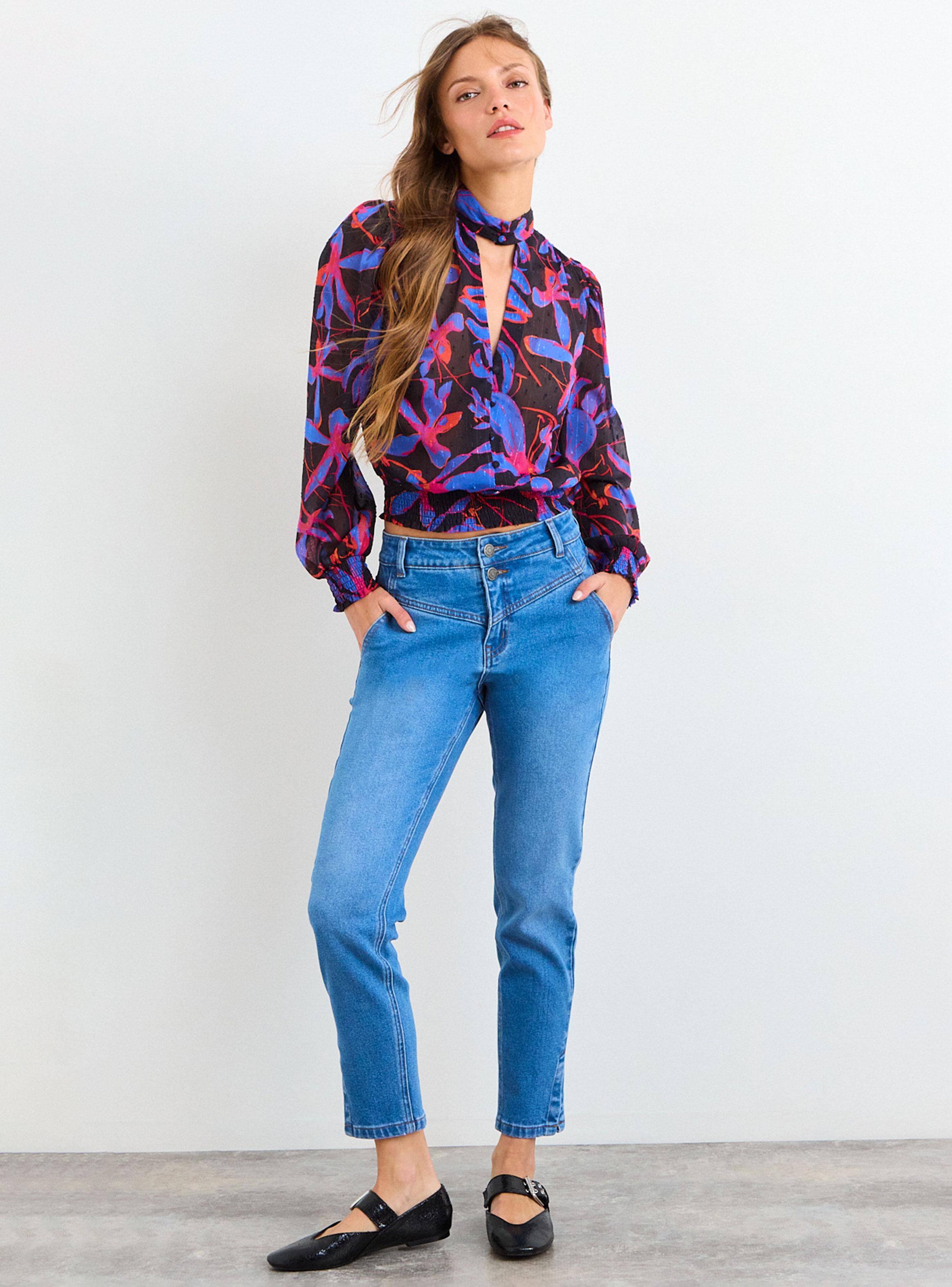 Blusa Fantasía Manga Larga con Cuello Mao y Ruedo con Panal de Abejas-4