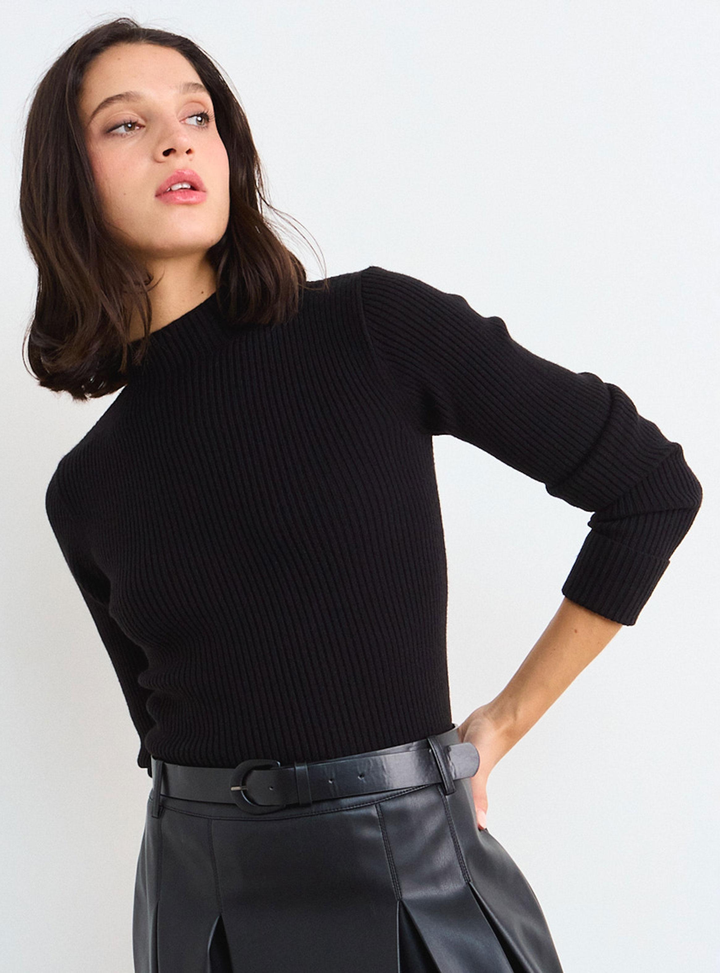 Sweater Liso Cuello Redondo Clásico-0