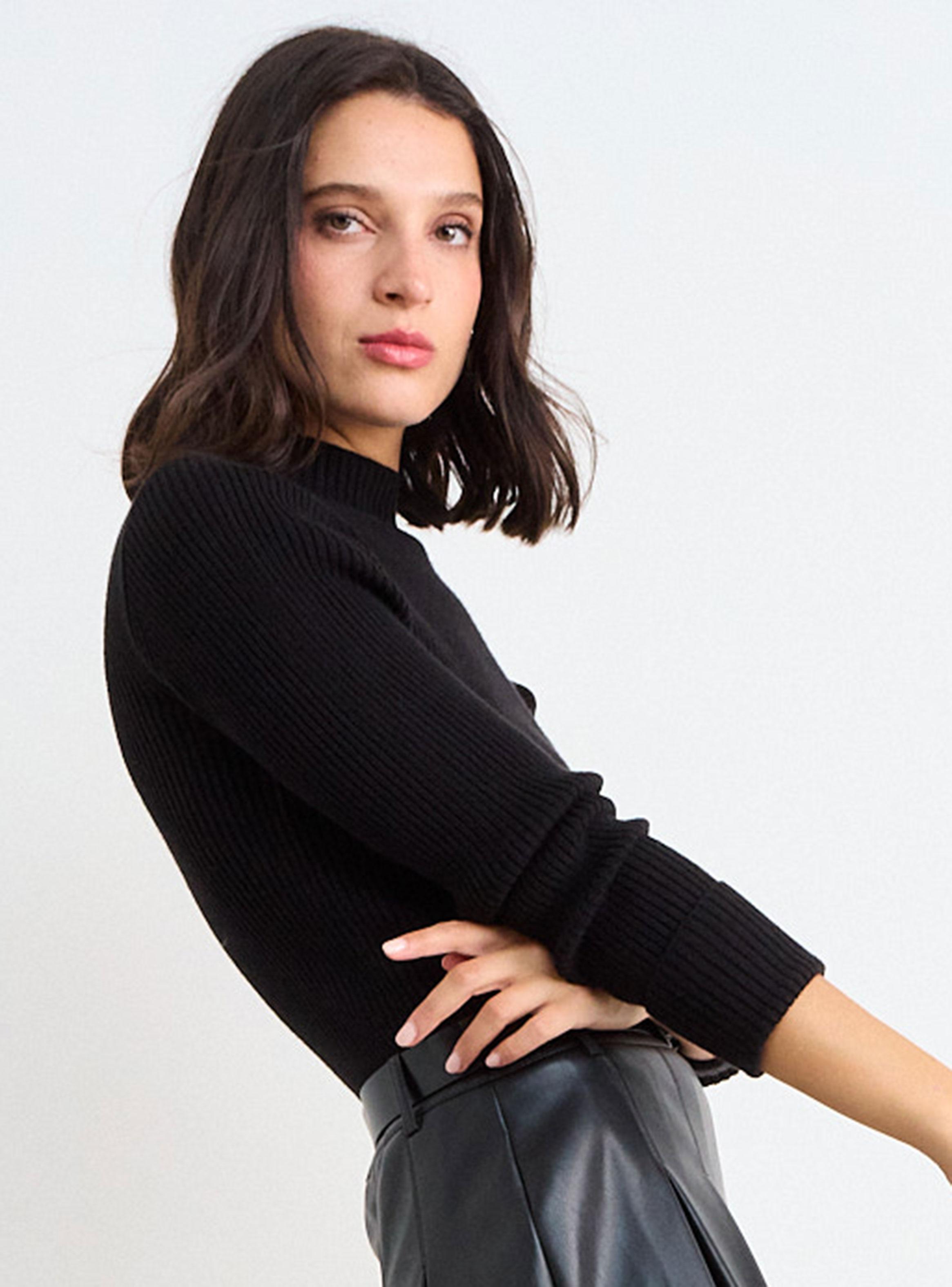 Sweater Liso Cuello Redondo Clásico-2