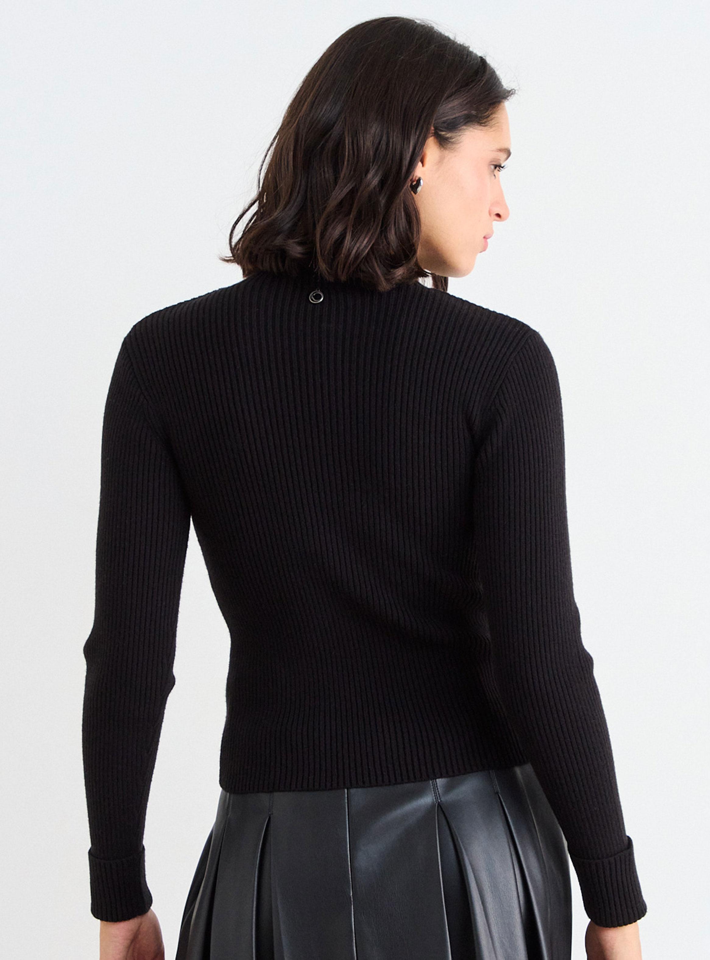Sweater Liso Cuello Redondo Clásico-1