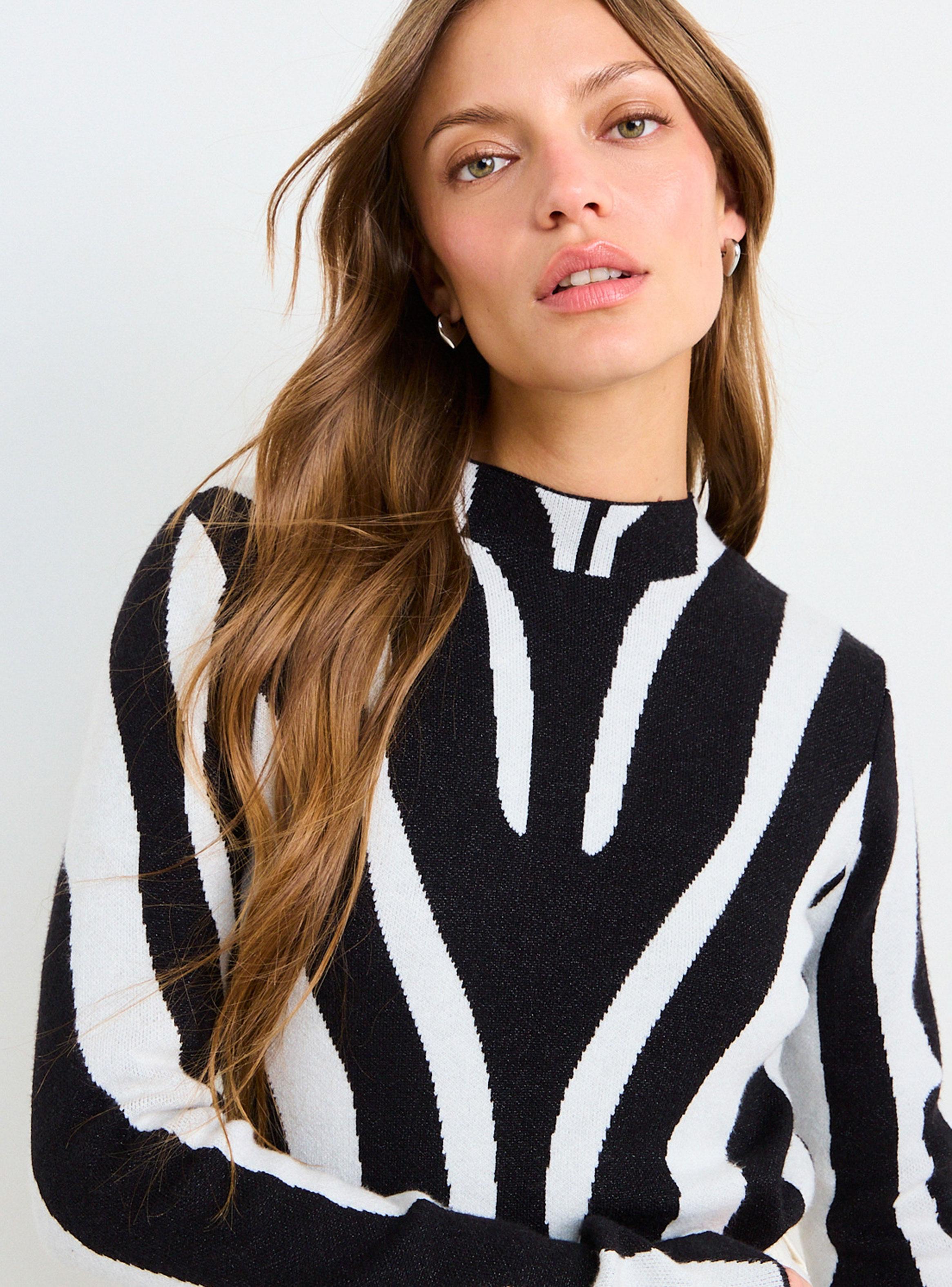 Sweater Fantasía Cuello Redondo Regular-3