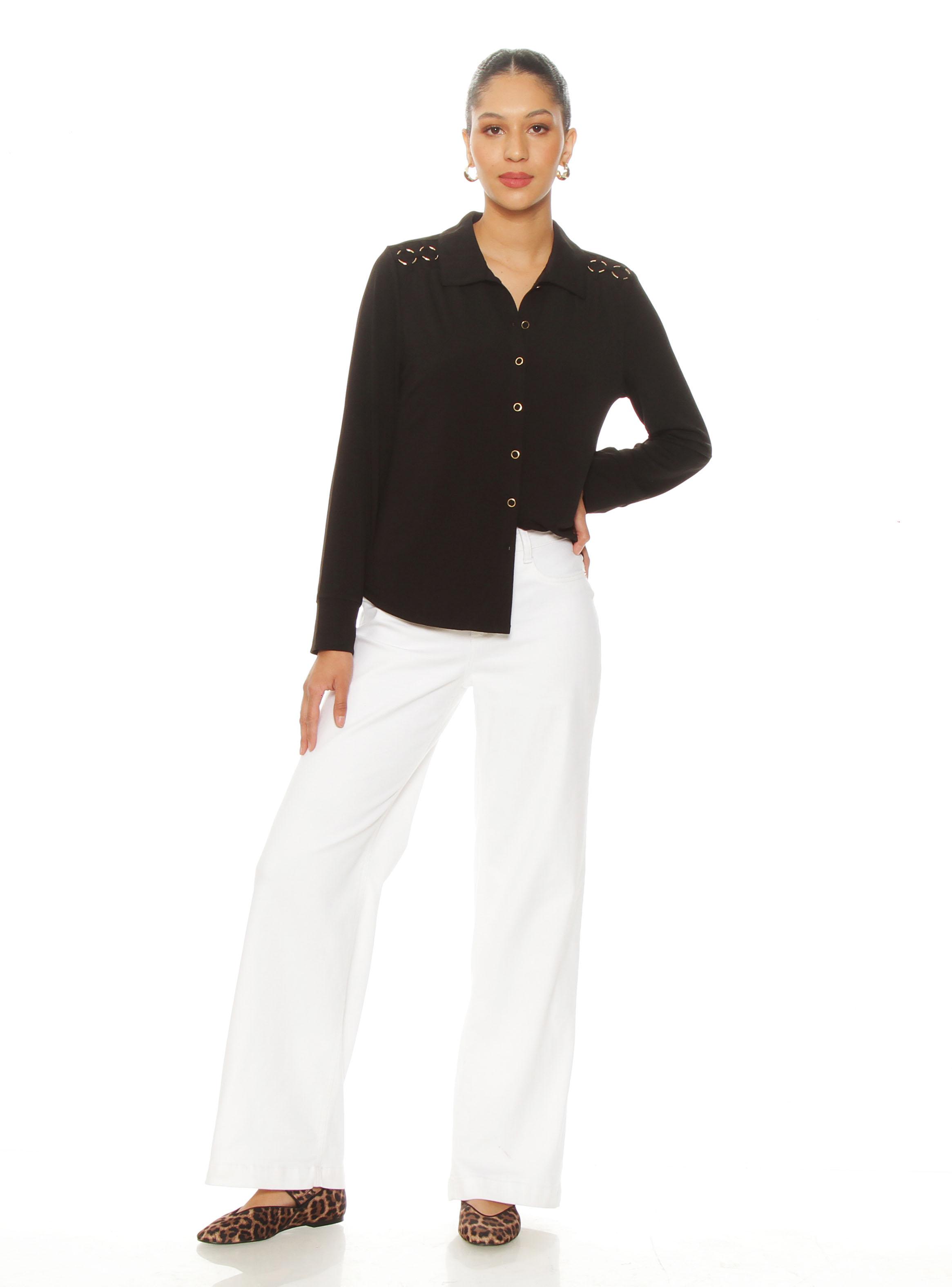 Blusa Abotonada en Delantero con Aplicación en Hombros-3