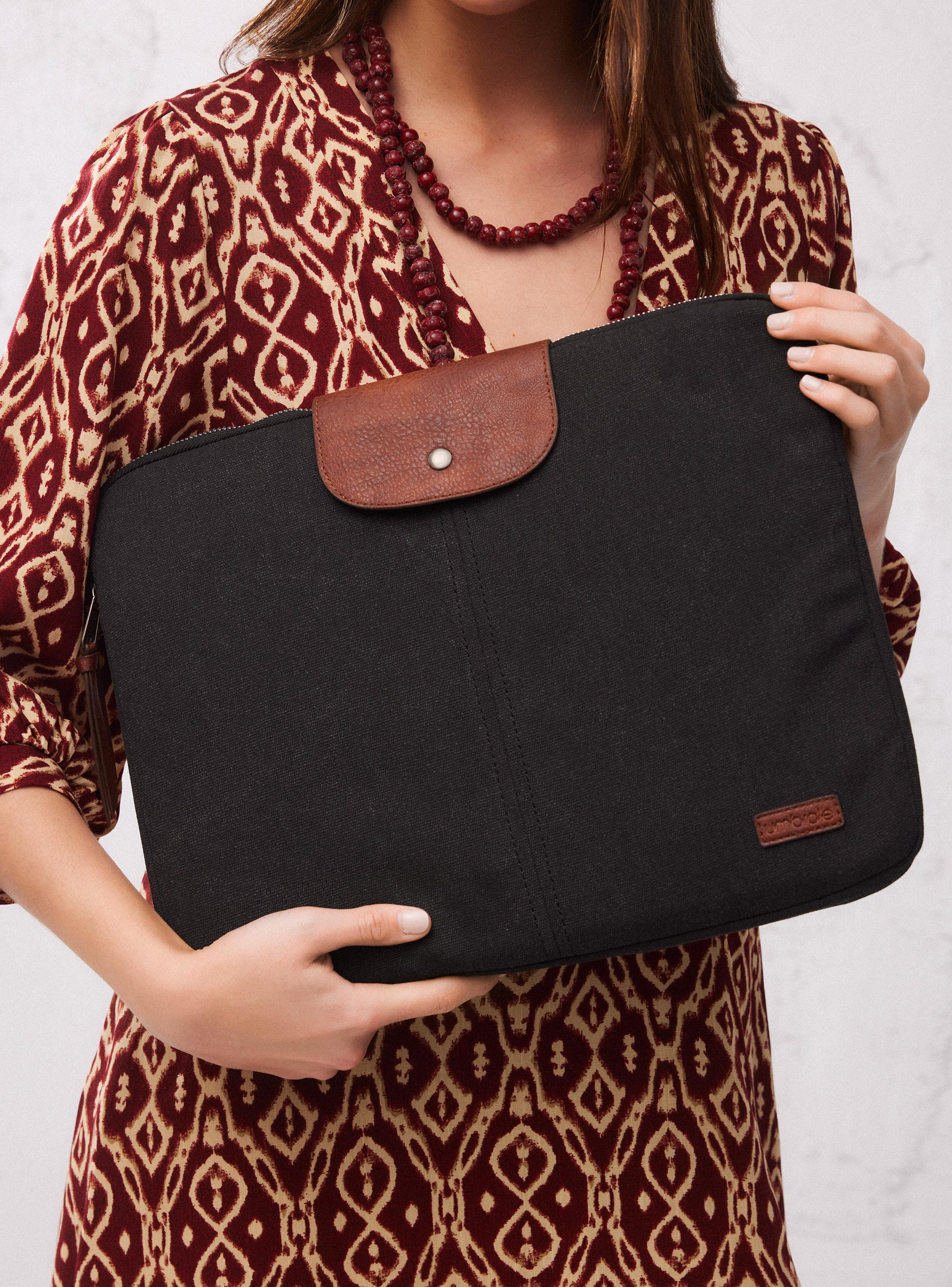Funda Notebook Canvas y Detalles en Cuero-2