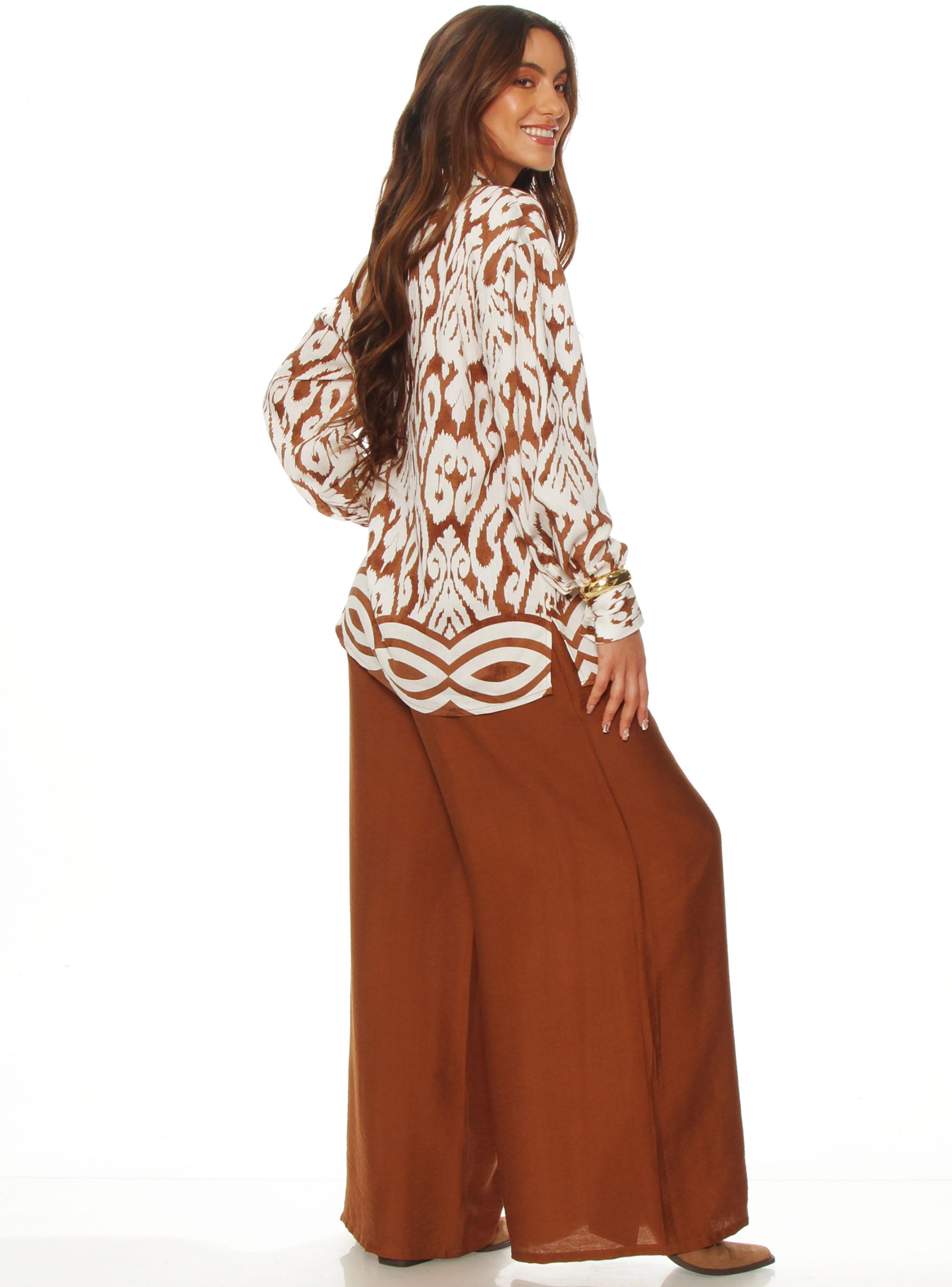 Blusa Estampada Abstracta Abotonada en Delantero-4