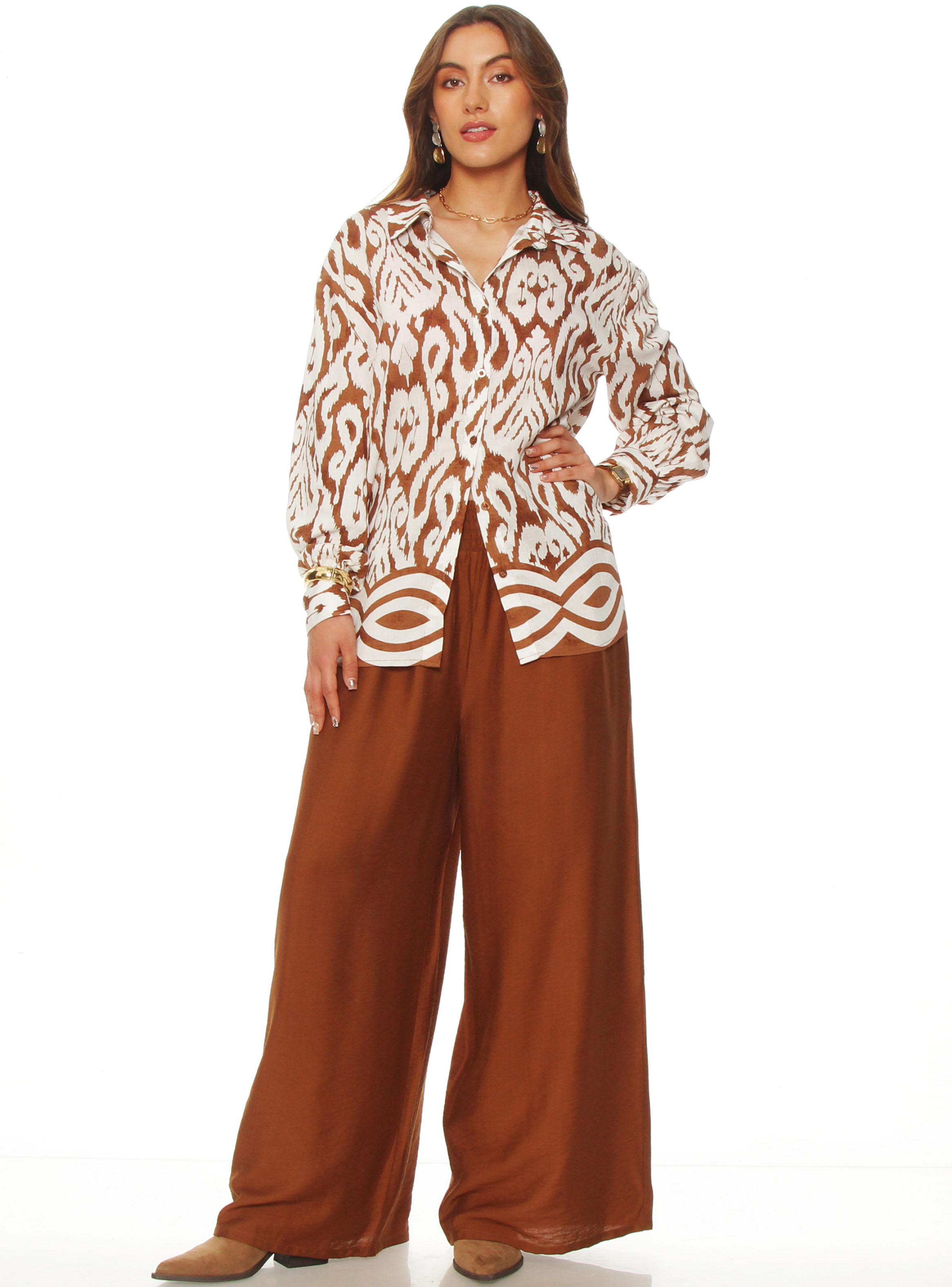 Blusa Estampada Abstracta Abotonada en Delantero-3