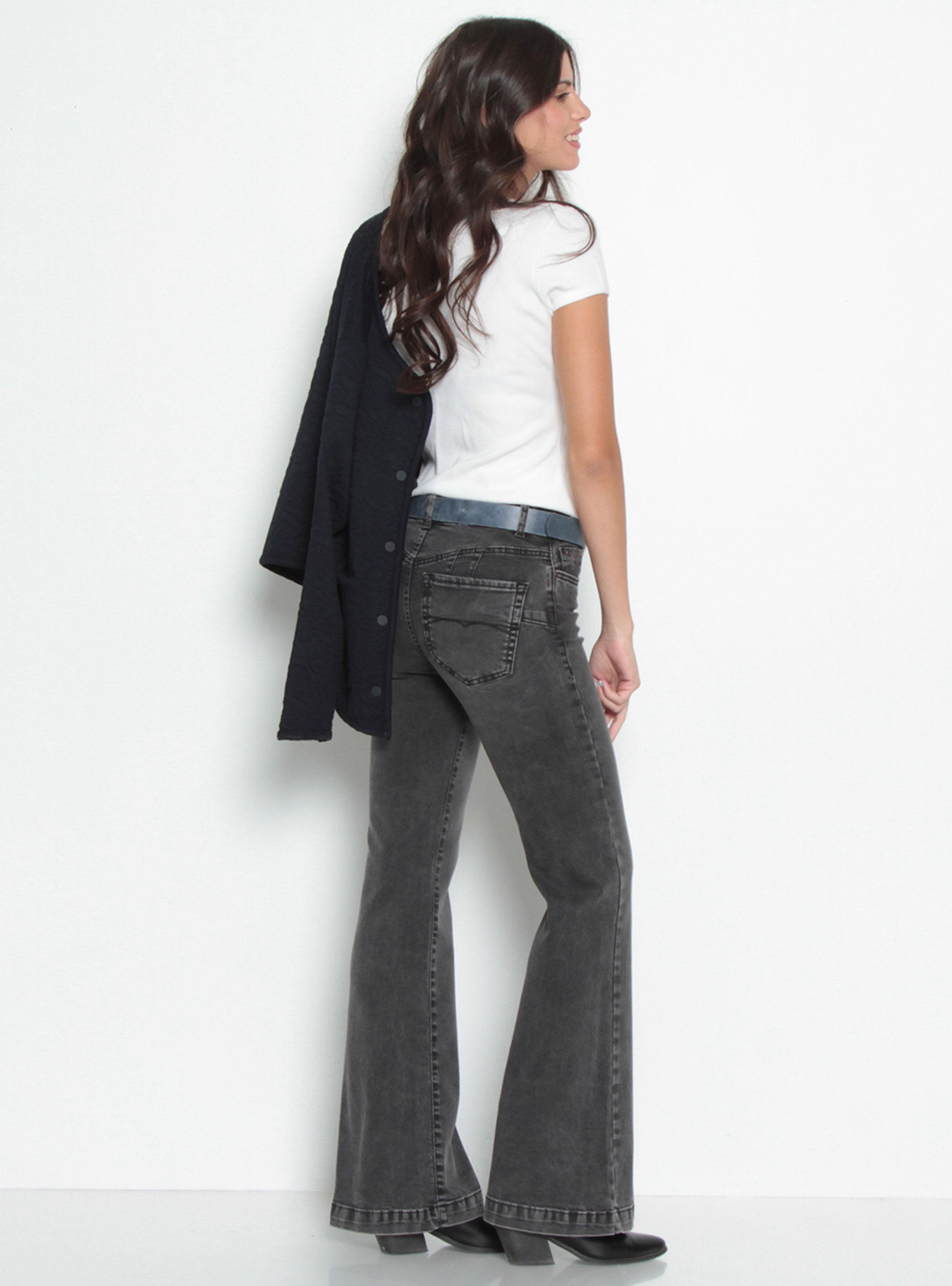 Jeans Flare Tiro Alto Pretina Básica de un Botón 347-4