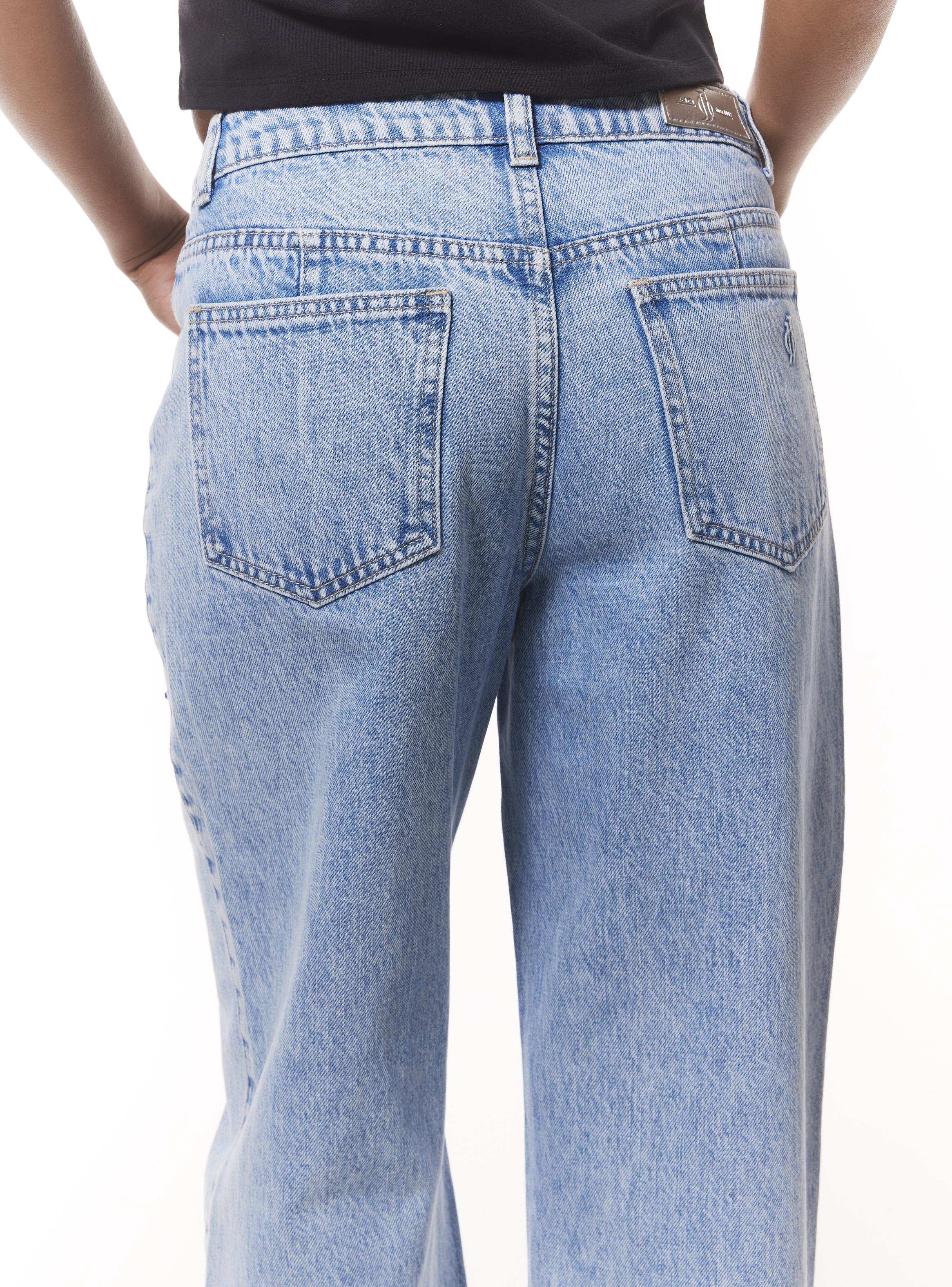 Jeans Wide Leg con Pedrería al Tono-3