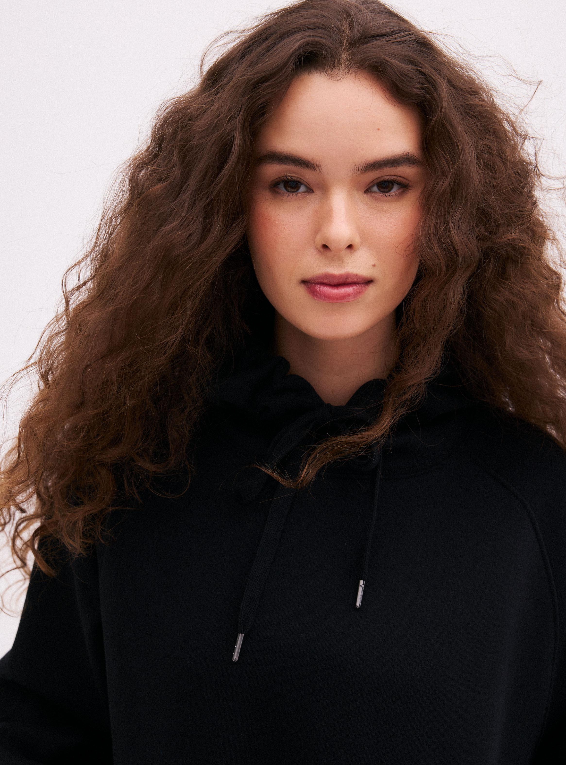 Polerón Largo con Capucha-2