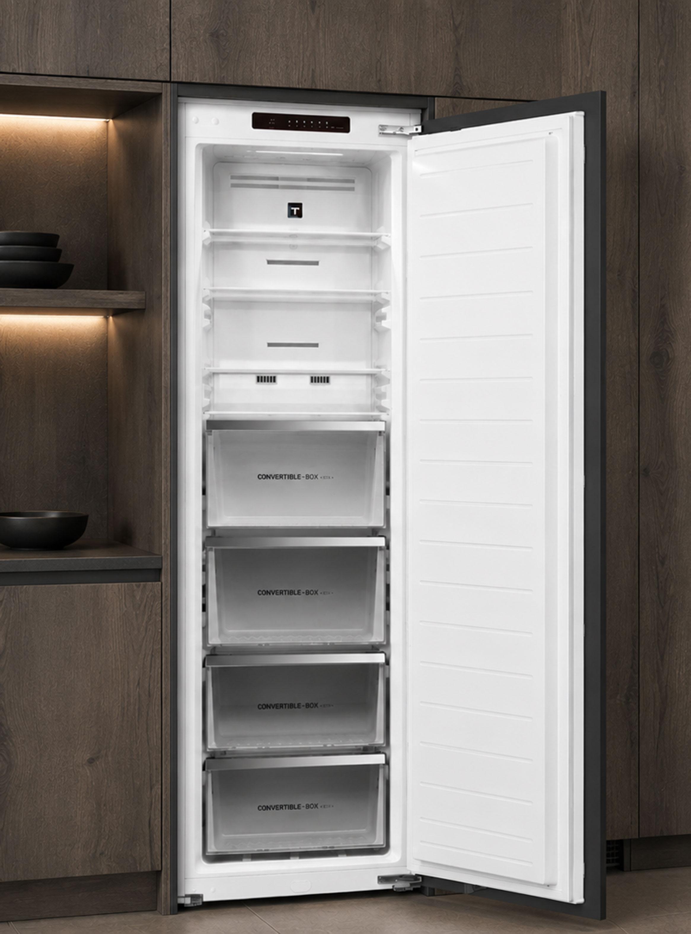 Freezer Vertical Panelable No Frost 212 Litros RSF 73385 FI-5