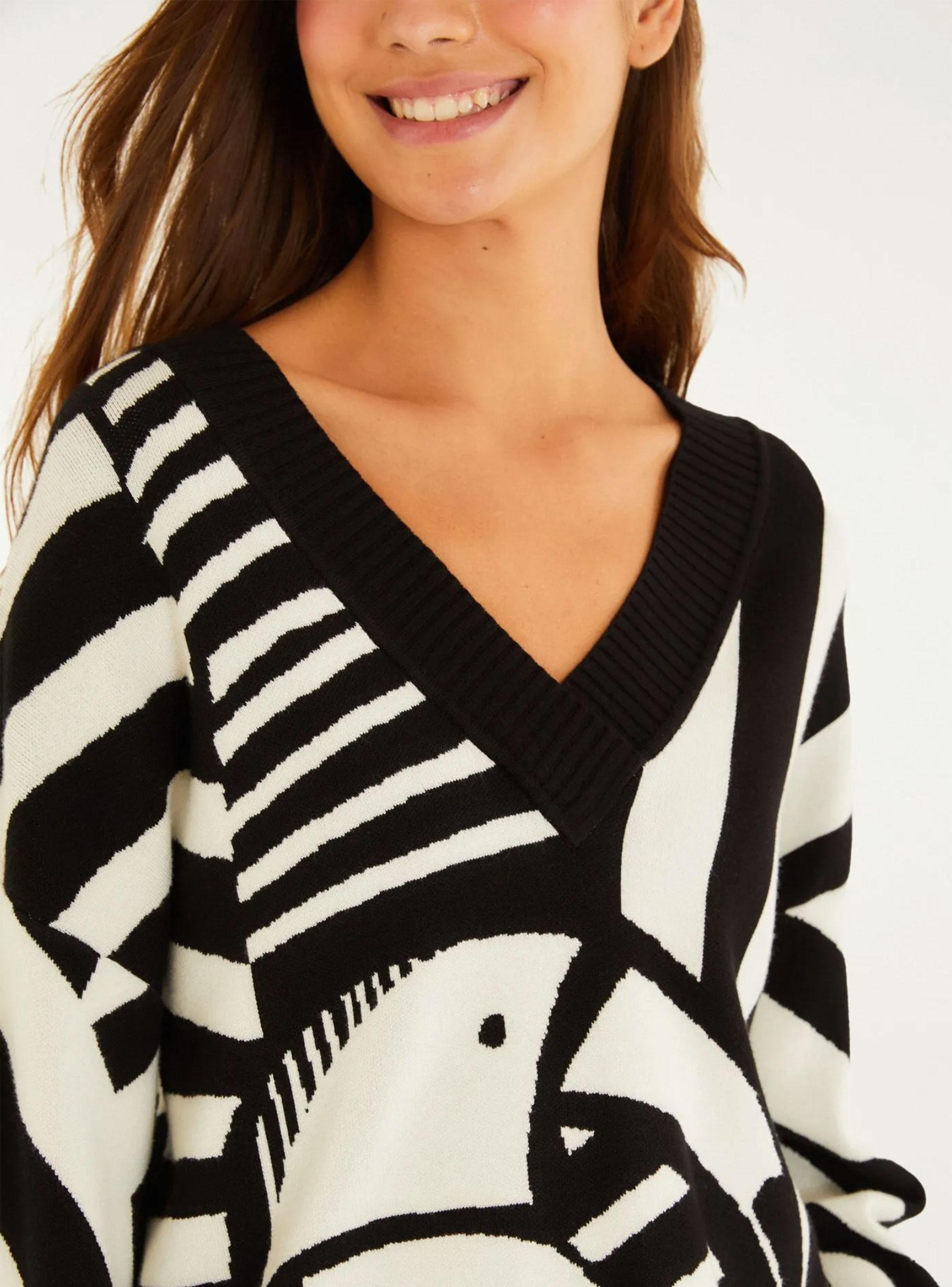 Sweater Escote V Tucán-2