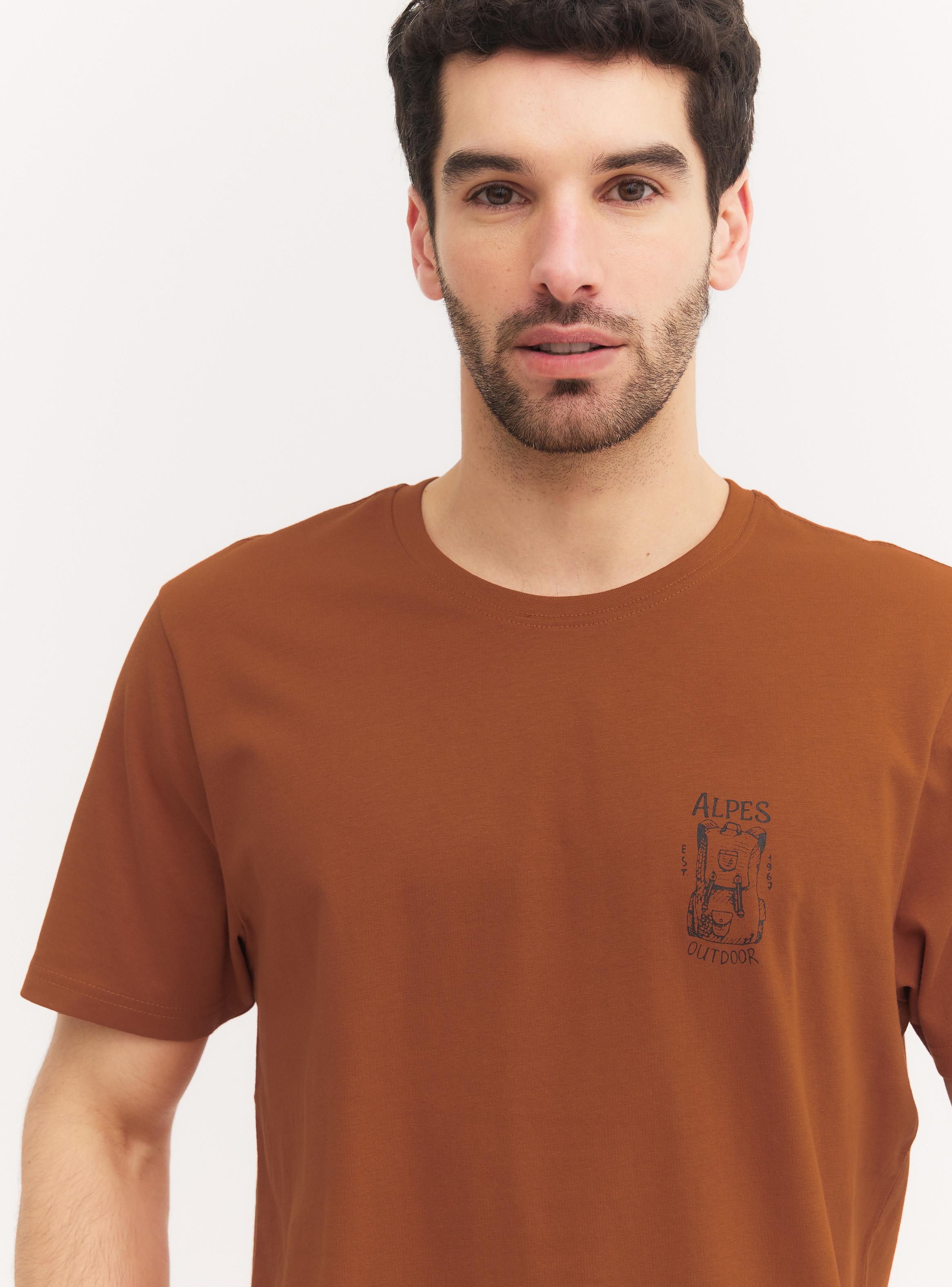 Polera Diseño Estampado En Pecho-2