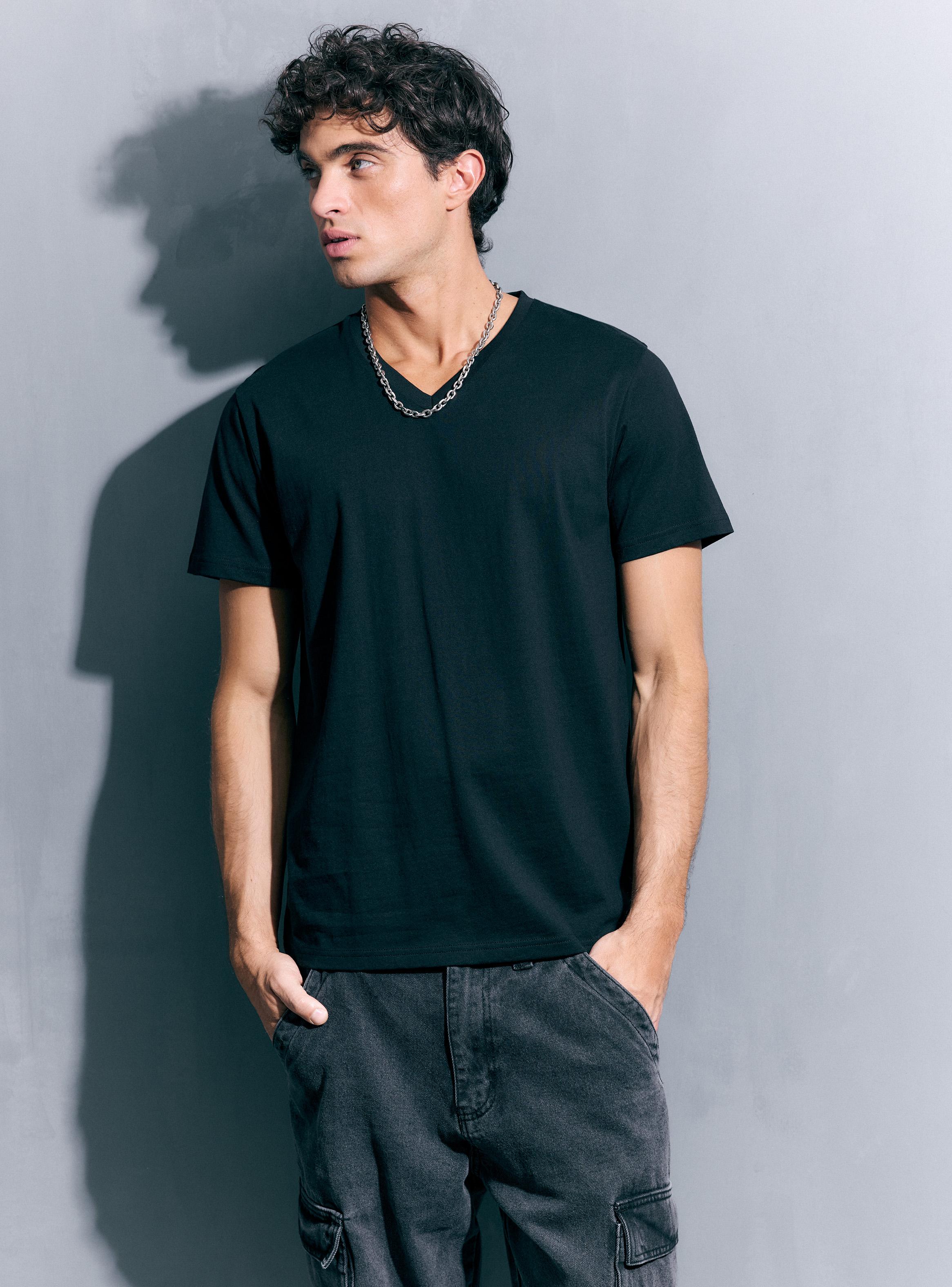 Polera Color Sólido Cuello V-0