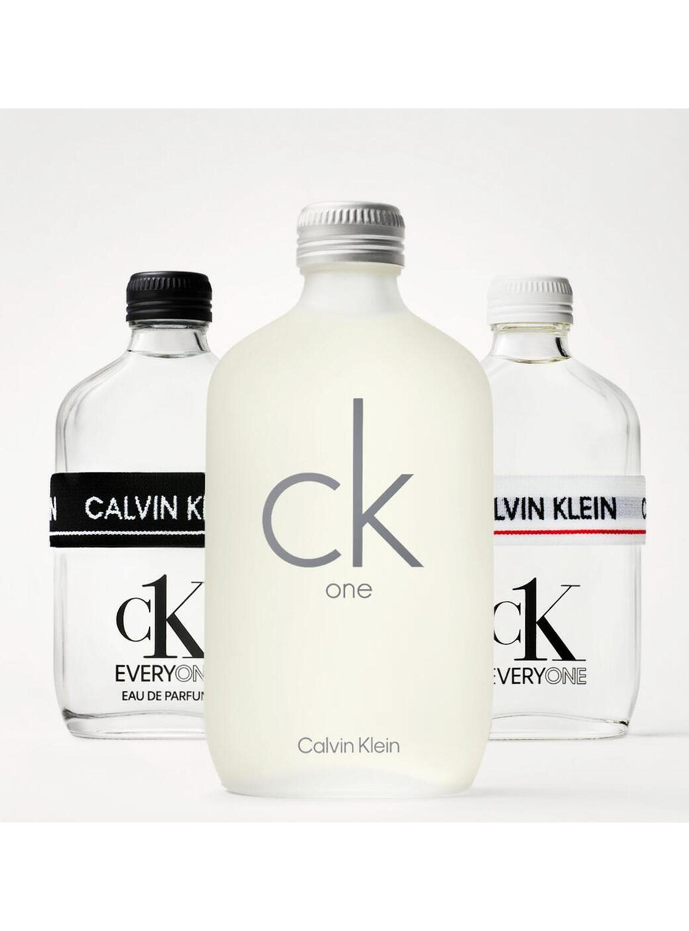 Set Perfume One EDT Unisex 200 ml + 15 ml + Body Lotion 200 ml + Shower Gel 100 ml-4