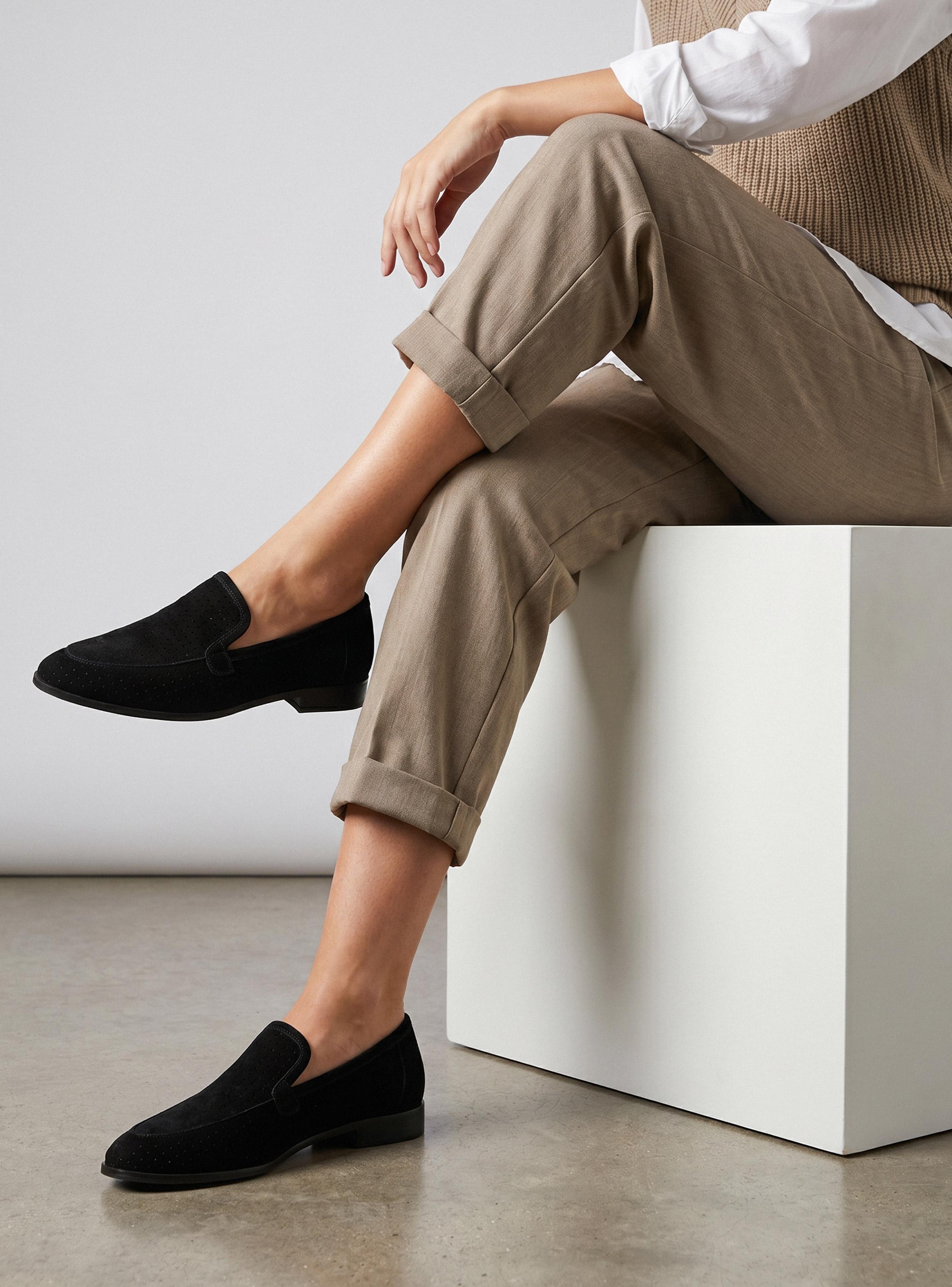Mocasín Cuero Perforado Mujer-0
