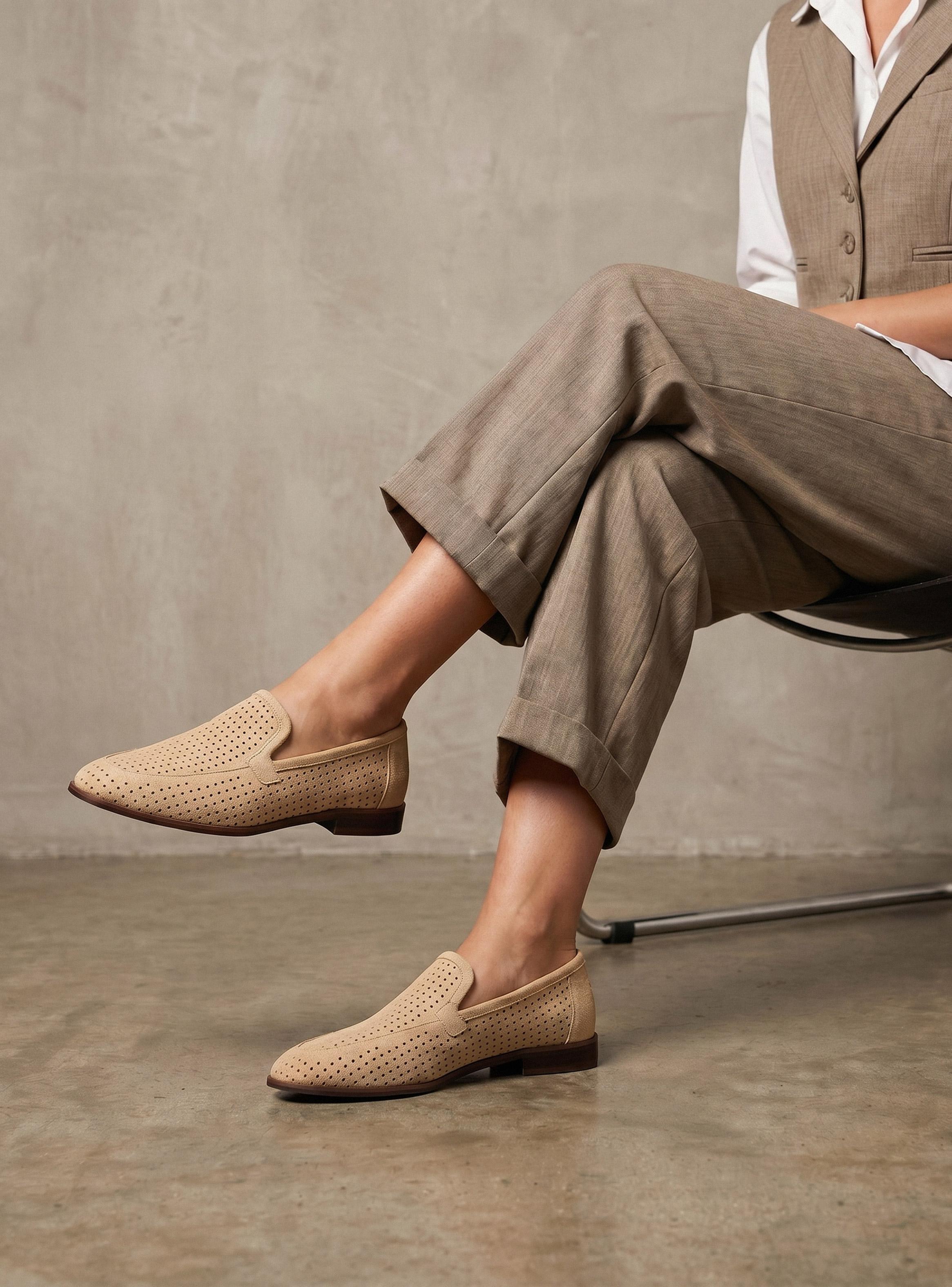Mocasín Cuero Perforado Mujer-0