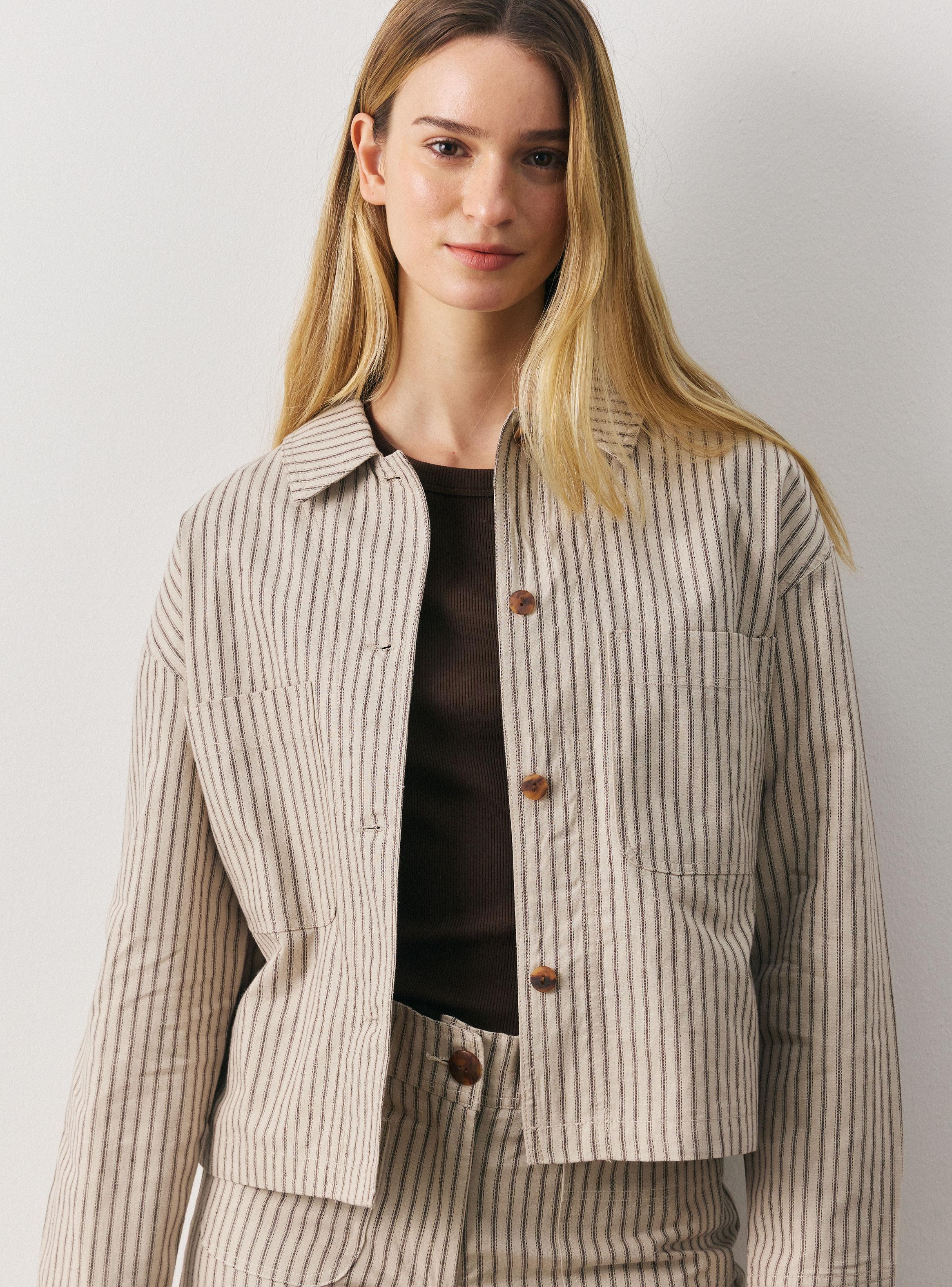 Chaqueta Rayada con Bolsillos-2