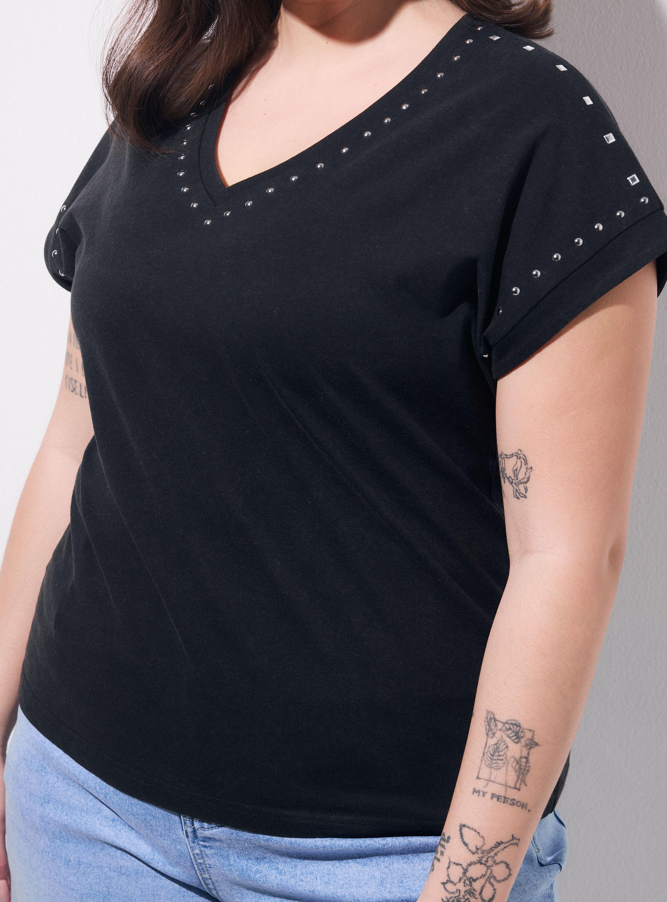 Polera Cuello V con Tachas Metálicas-3