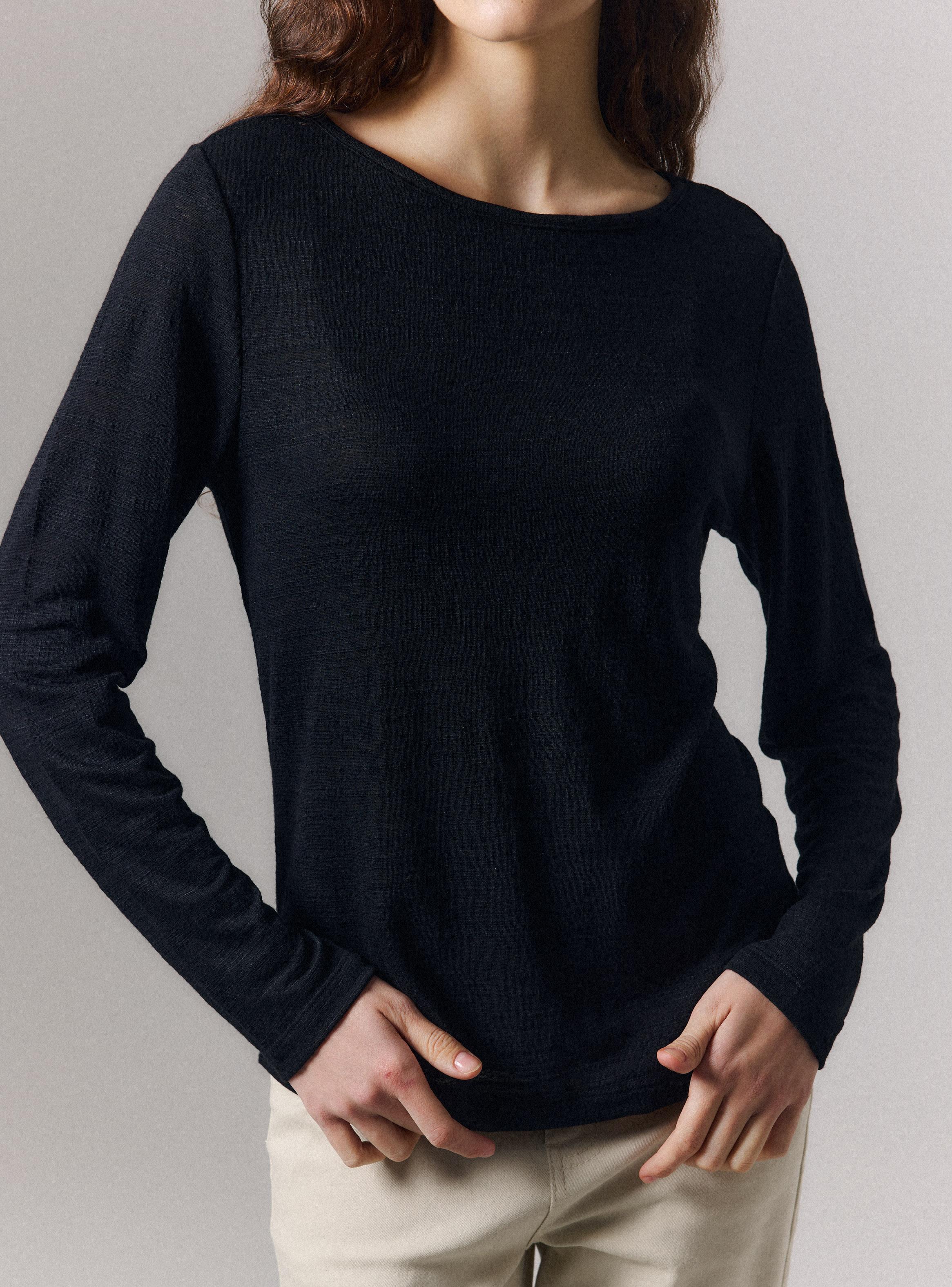 Polera Lisa Básica Manga Larga Cuello Bote-3