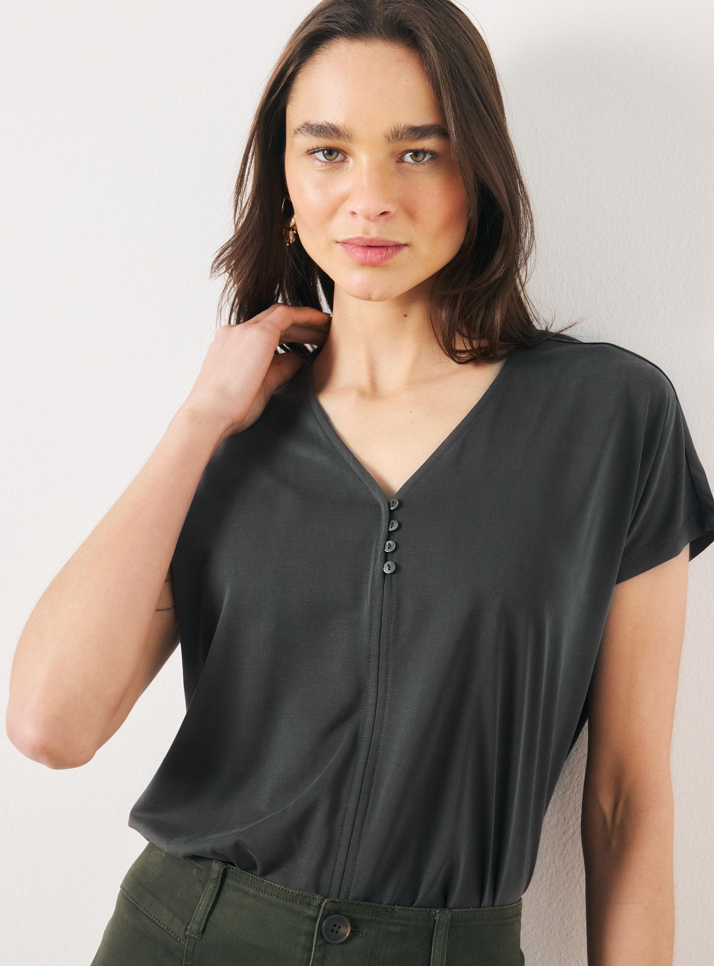 Polera Tacto Suave con Manga Caída y Botones-2