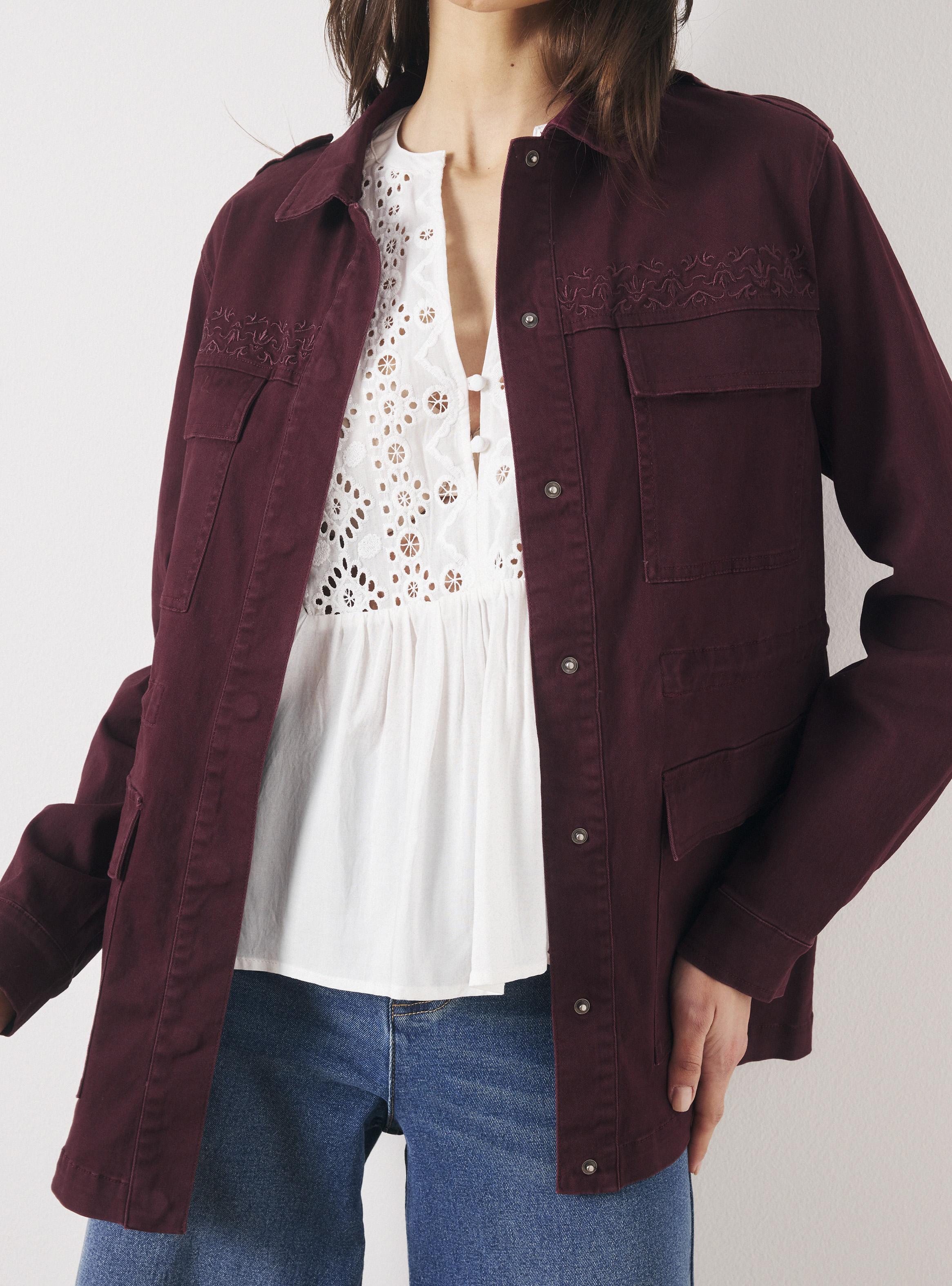Chaqueta Militar Bordada con Ajustador en Cintura y Broches-2