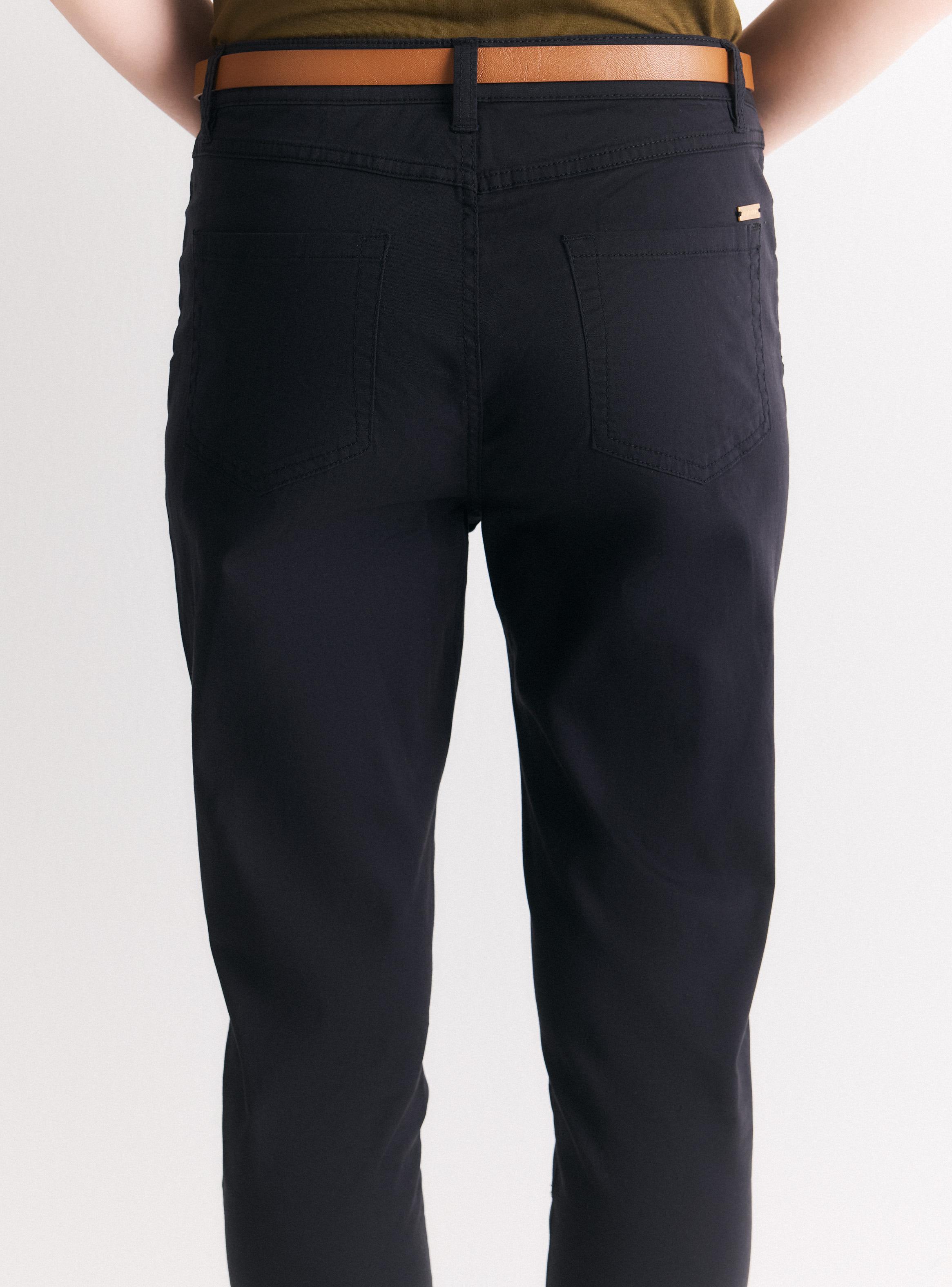 Pantalón Capri Tiro Medio con Cinturón-3