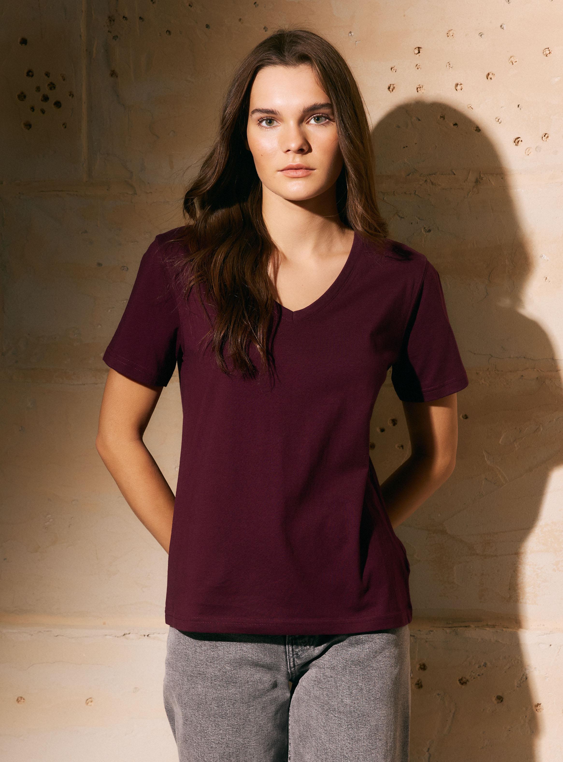 Polera Manga Corta Cuello V-0
