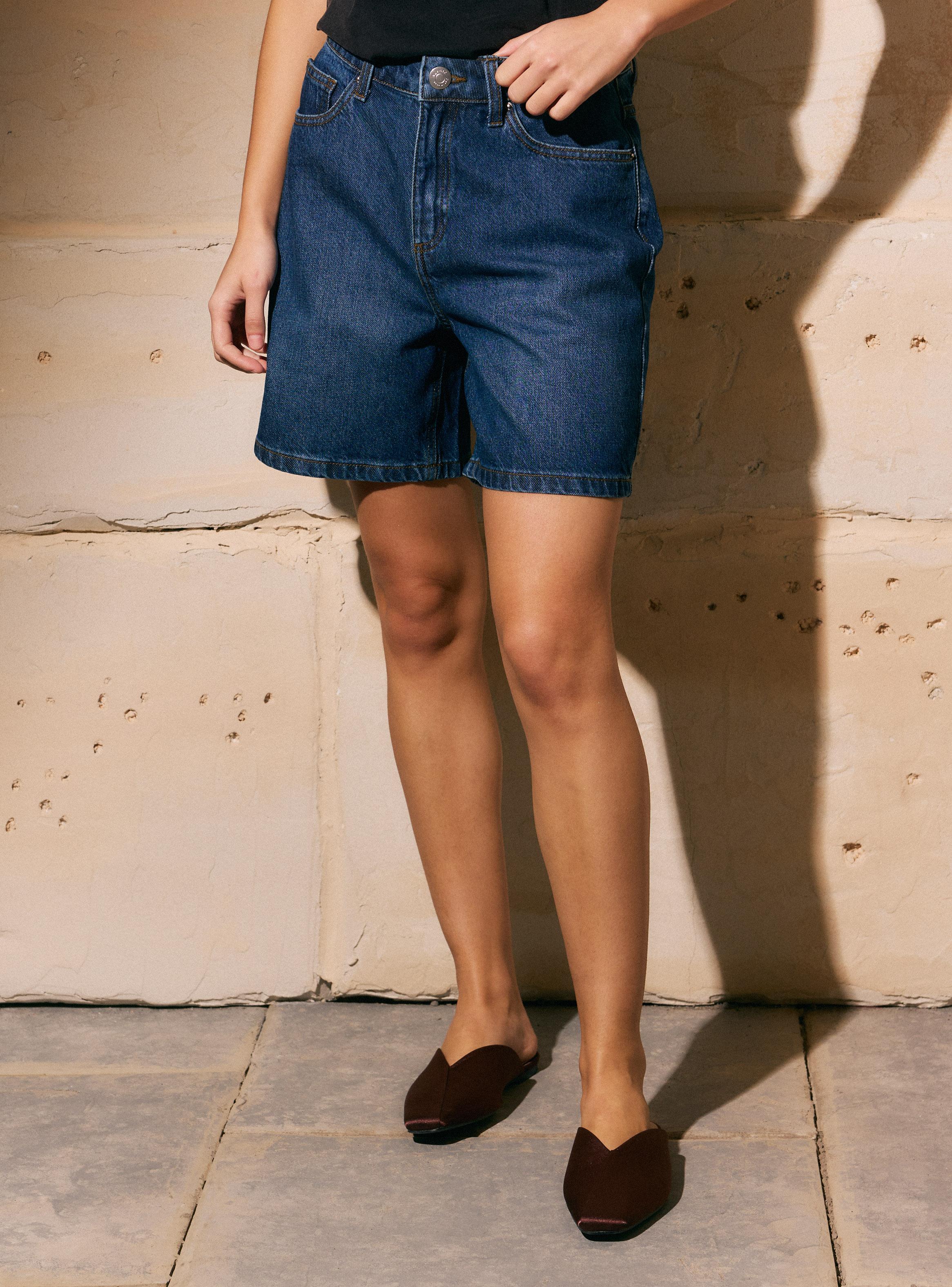 Short Denim Mom Tiro Medio-0