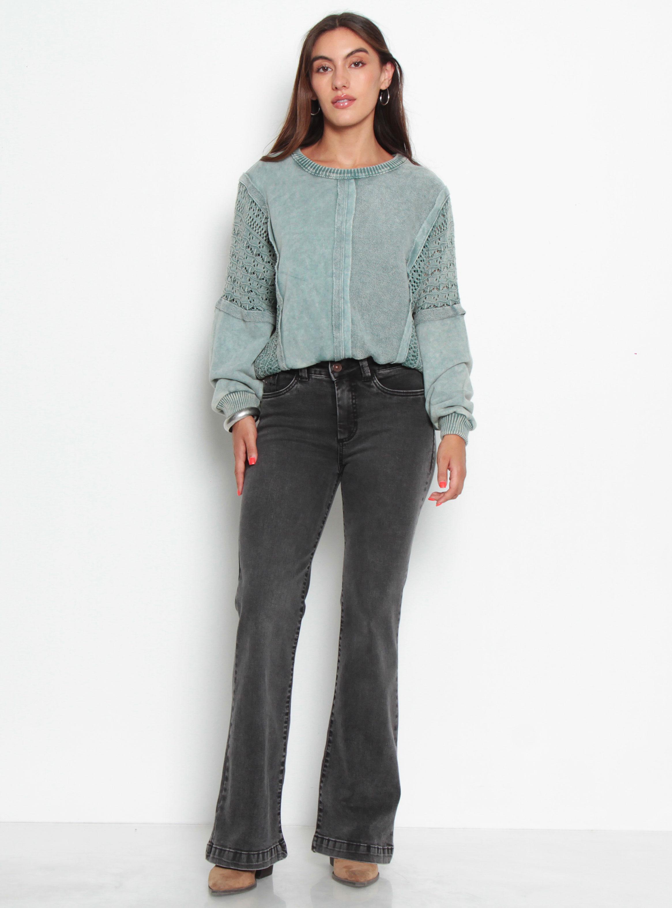 Sweater Manga Larga Sólido con Aplicación-3