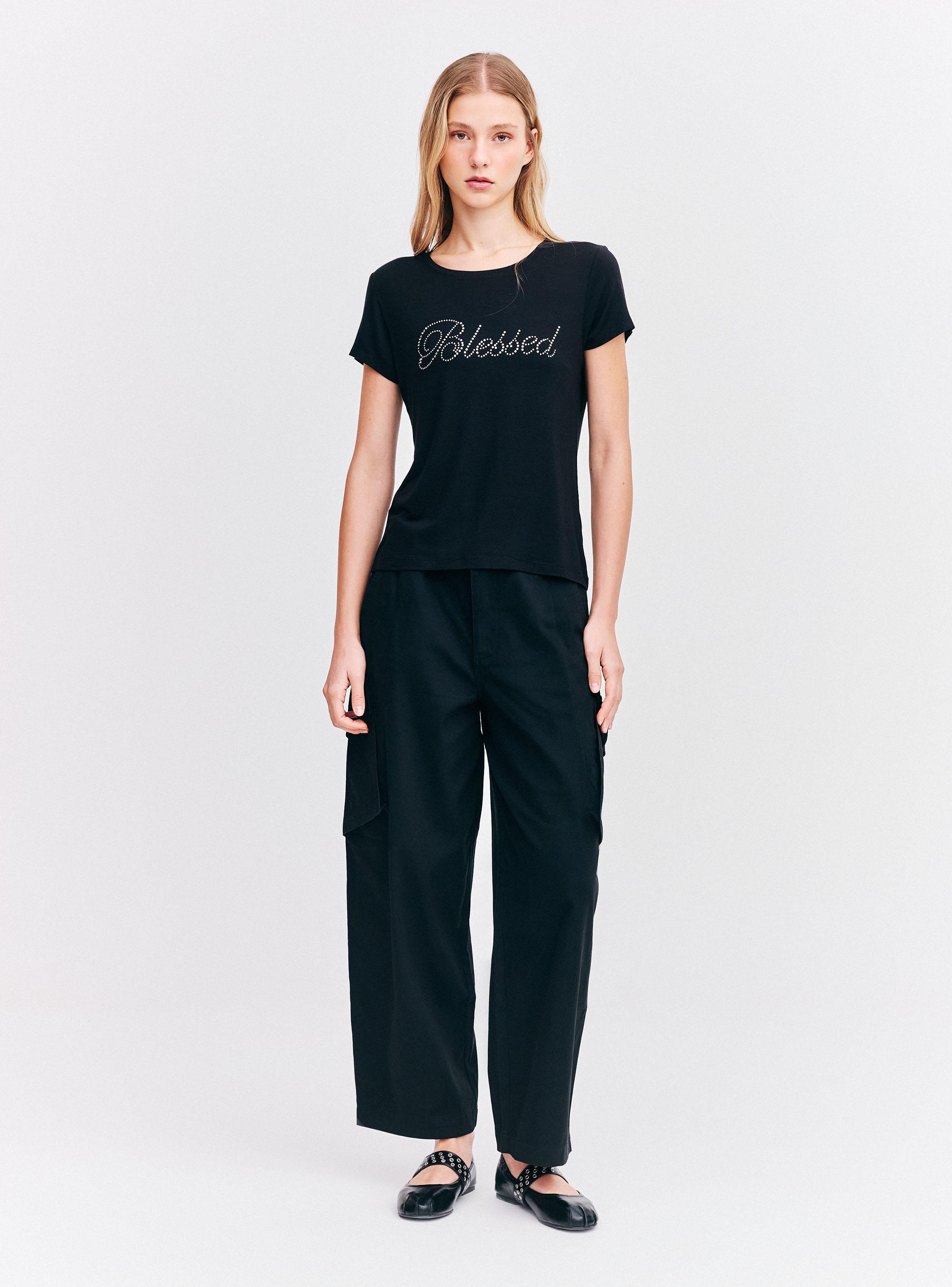 Polera Blessed con Brillos Manga Corta Cuello Redondo-4