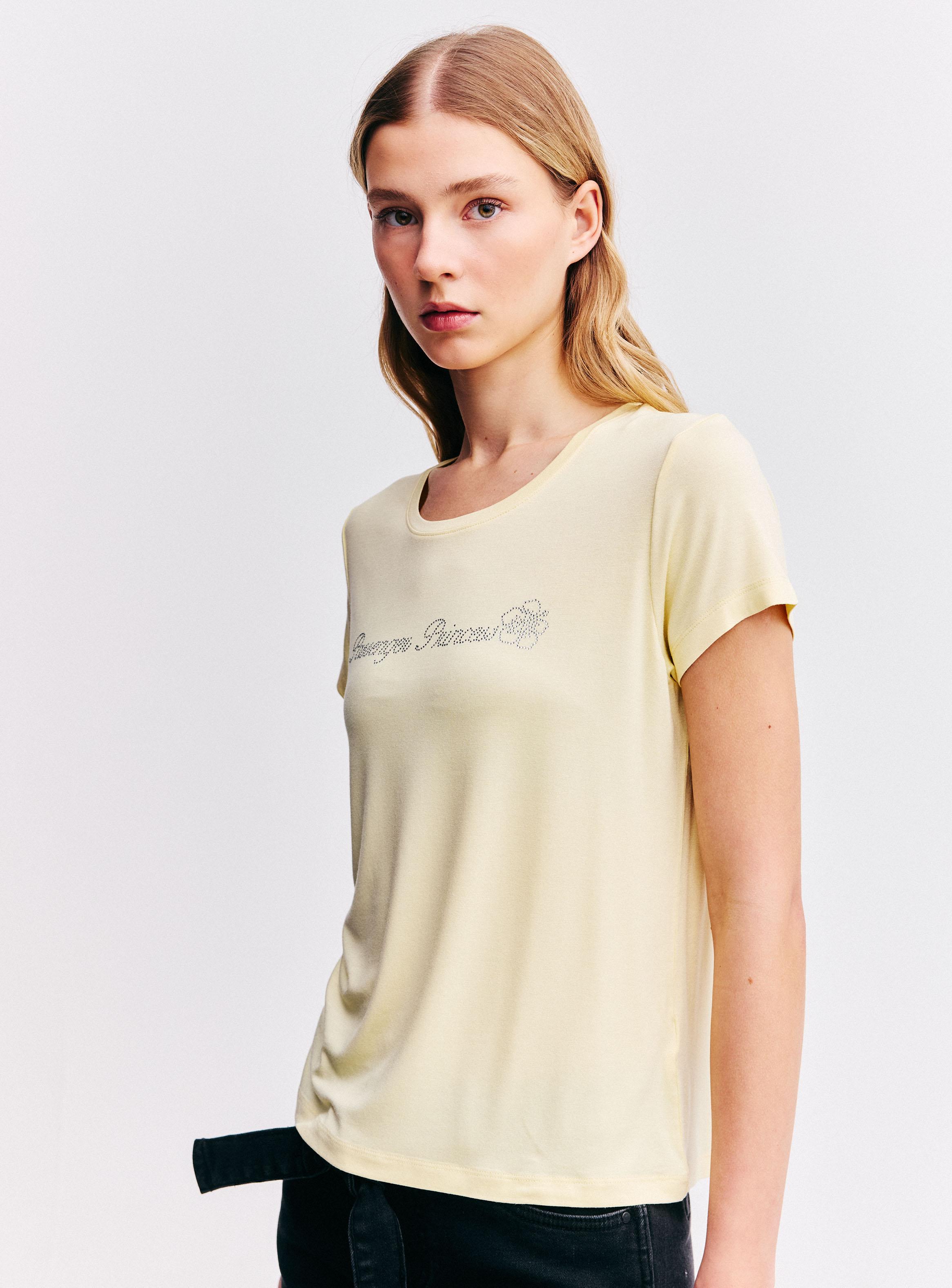 Polera Blessed con Brillos Manga Corta Cuello Redondo-0