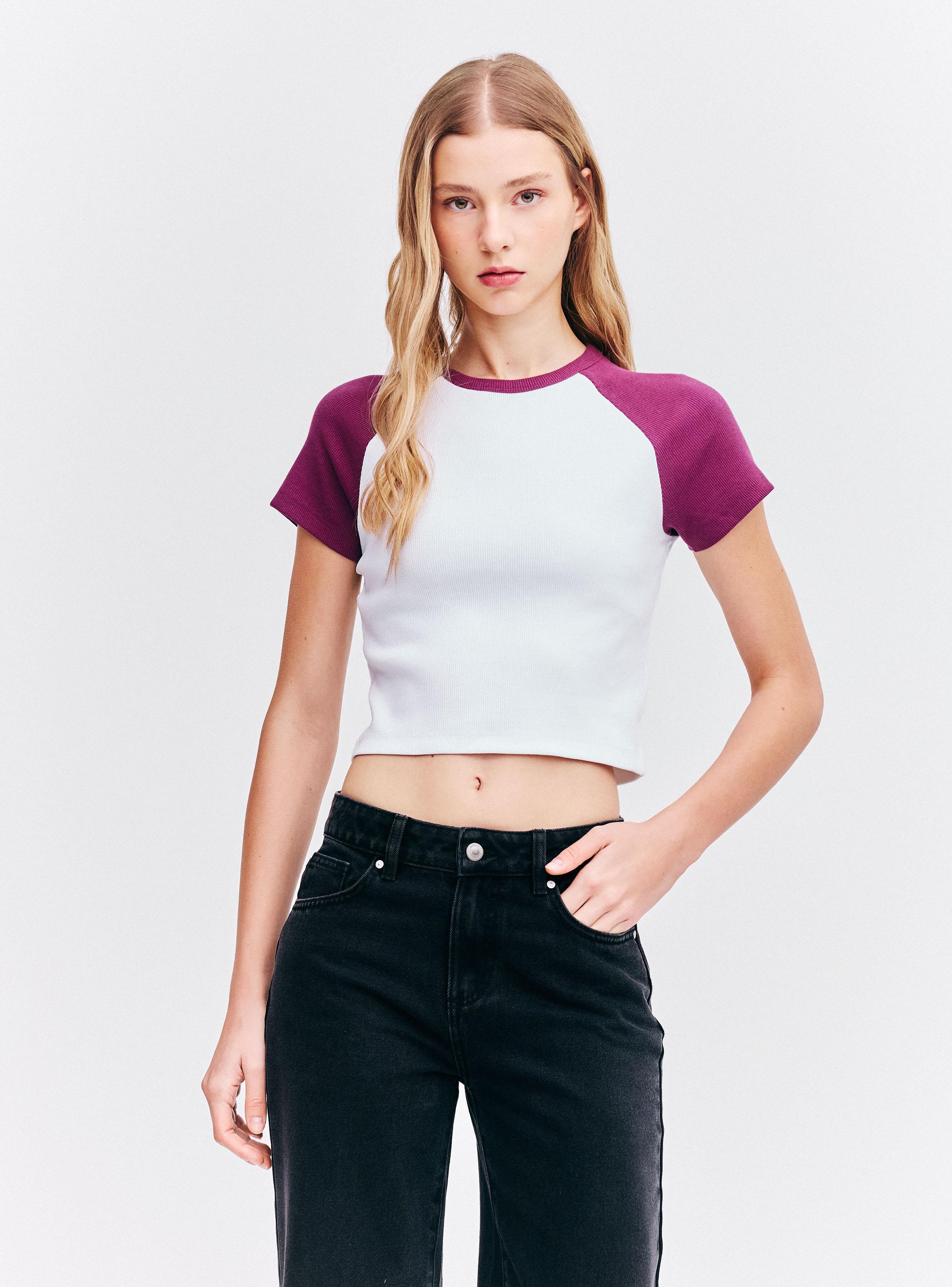 Polera Bicolor Raglán Cropped Manga Corta Cuello Redondo-0