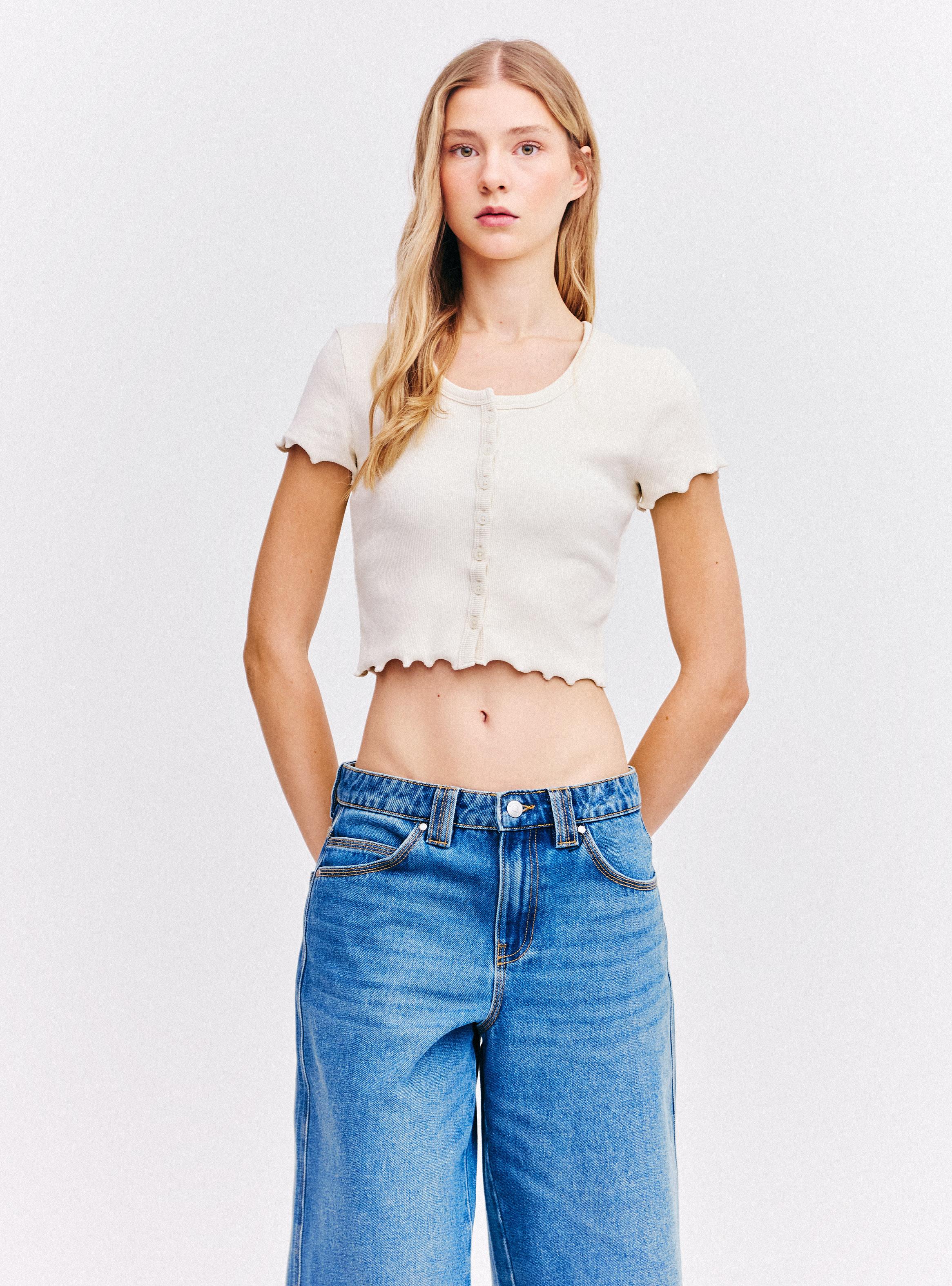 Polera Cropped Manga Corta Cuello Redondo con Botones-0