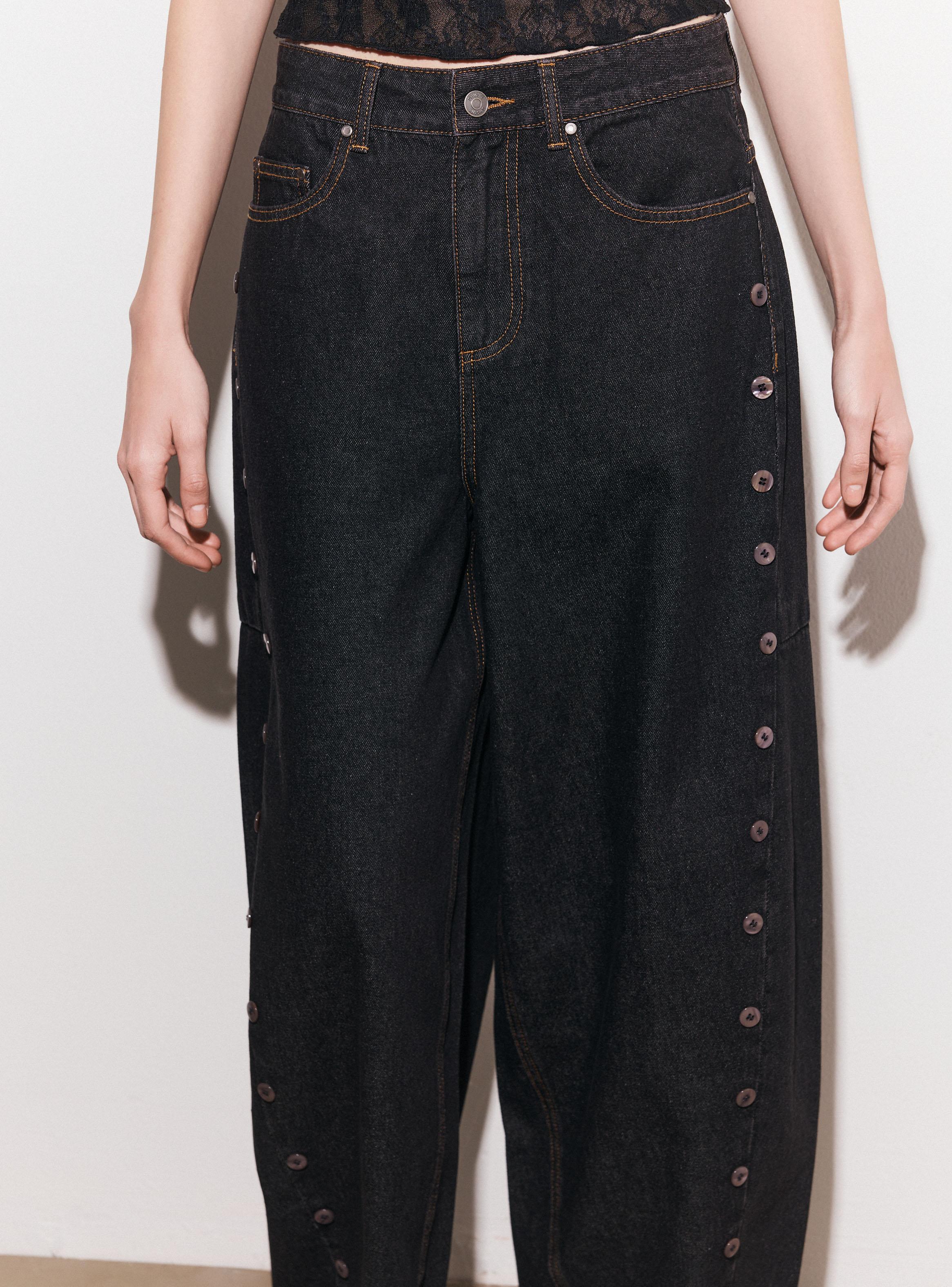 Jeans Barrel Tiro Alto con Botones Laterales-2
