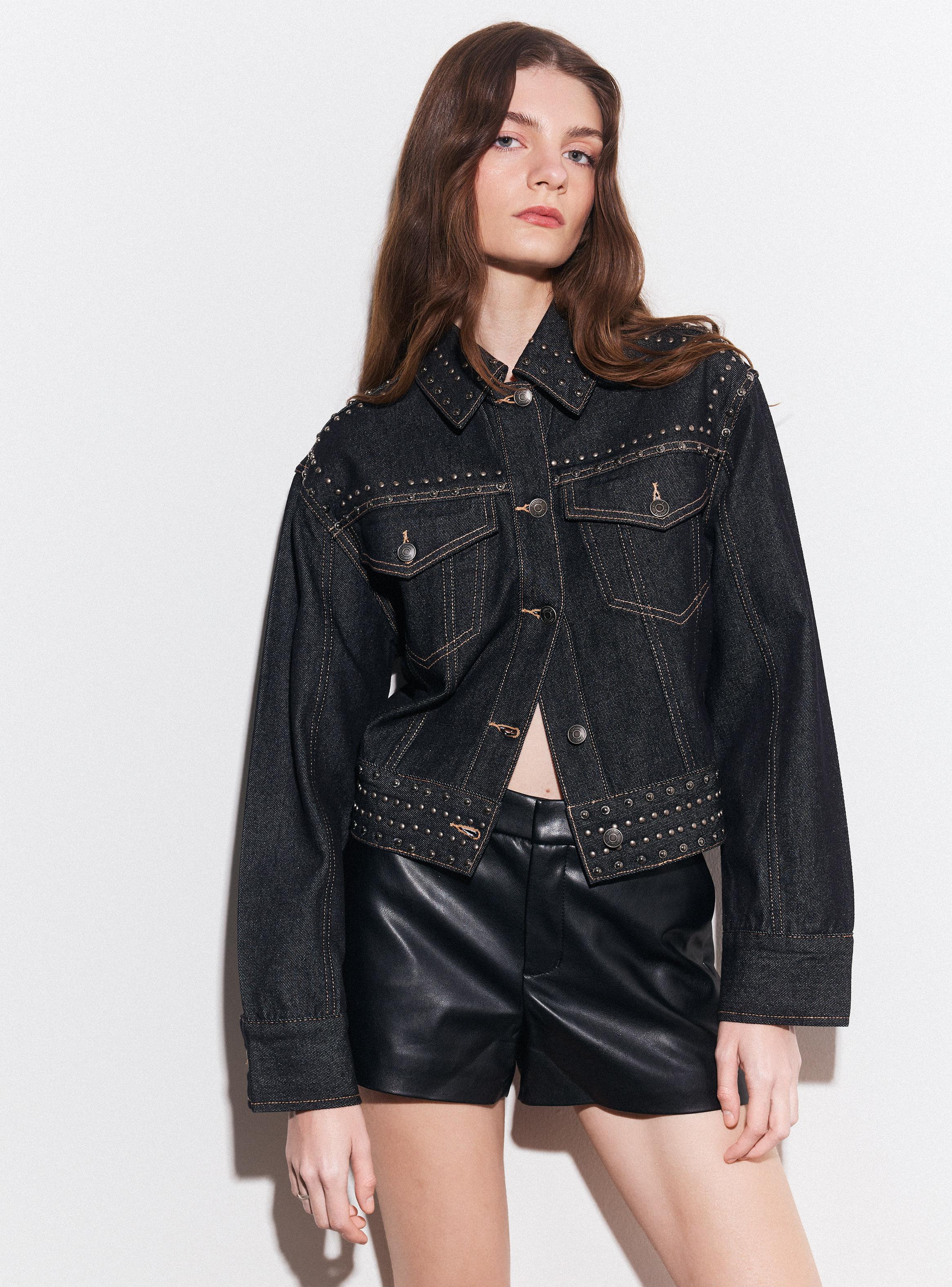 Chaqueta Oversize con Tachas Decorativas-0