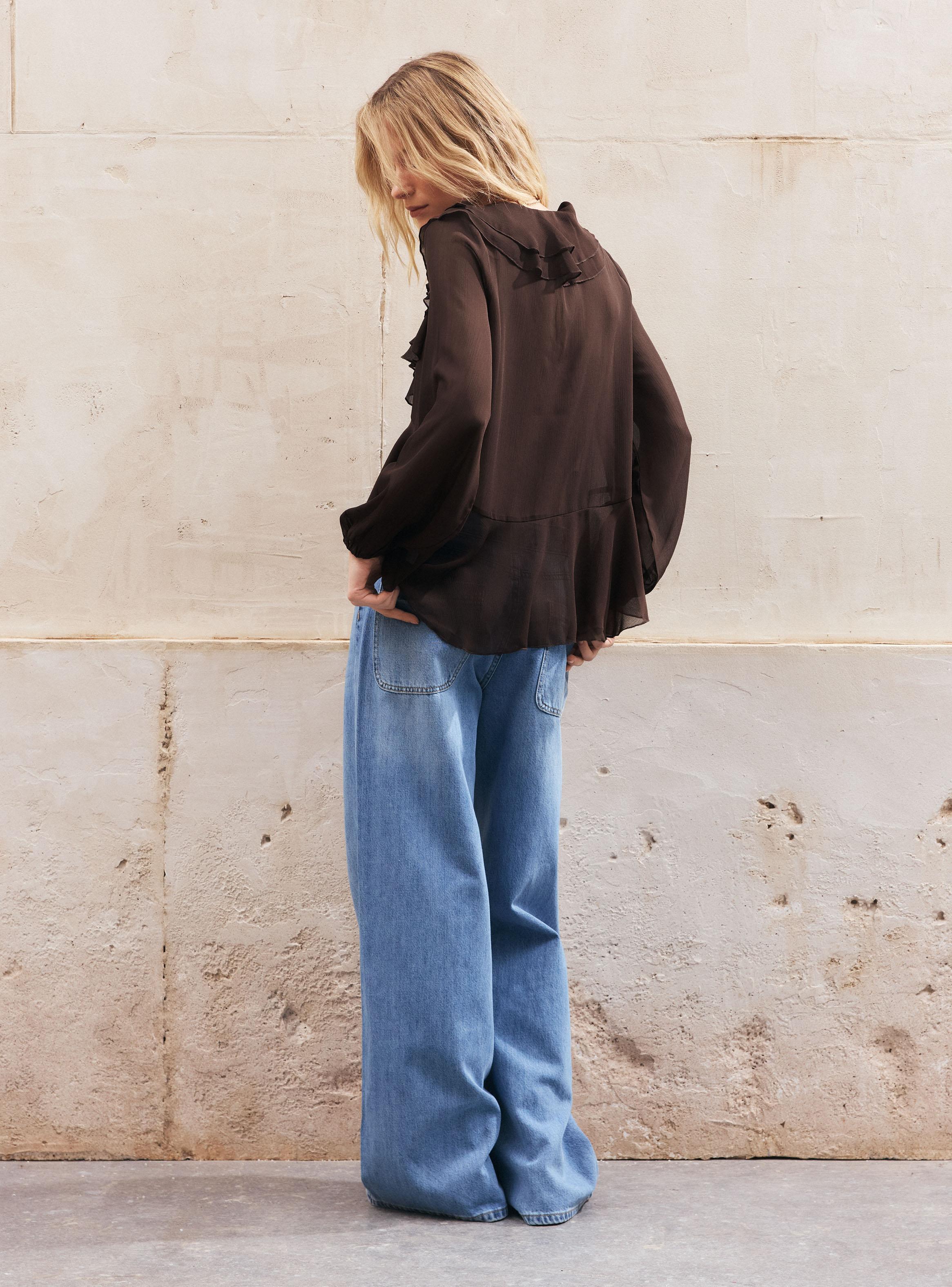 Blusa Escote V con Volantes-5