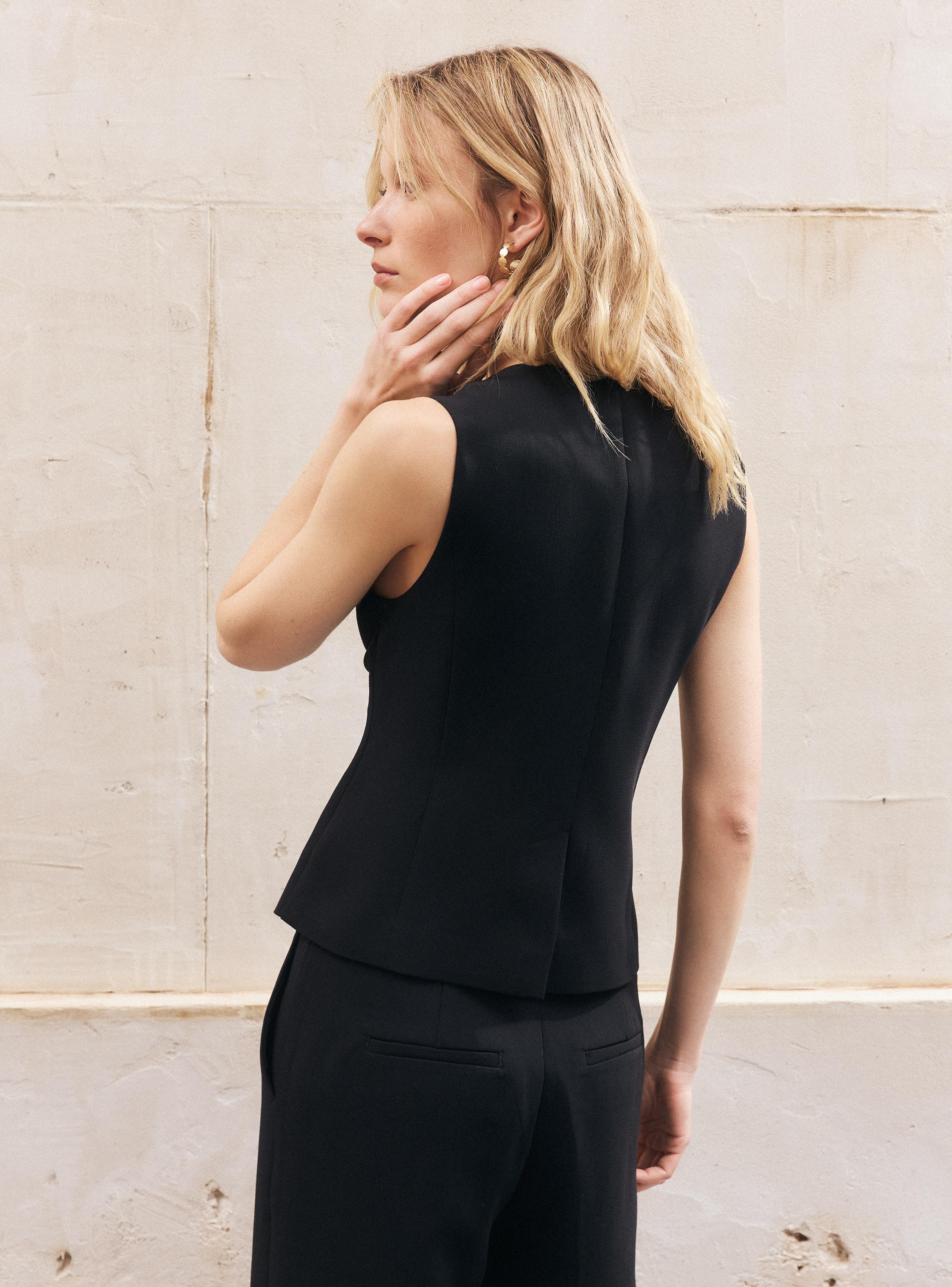Blazer Tipo Vest Cuello Redondo y Botones-1